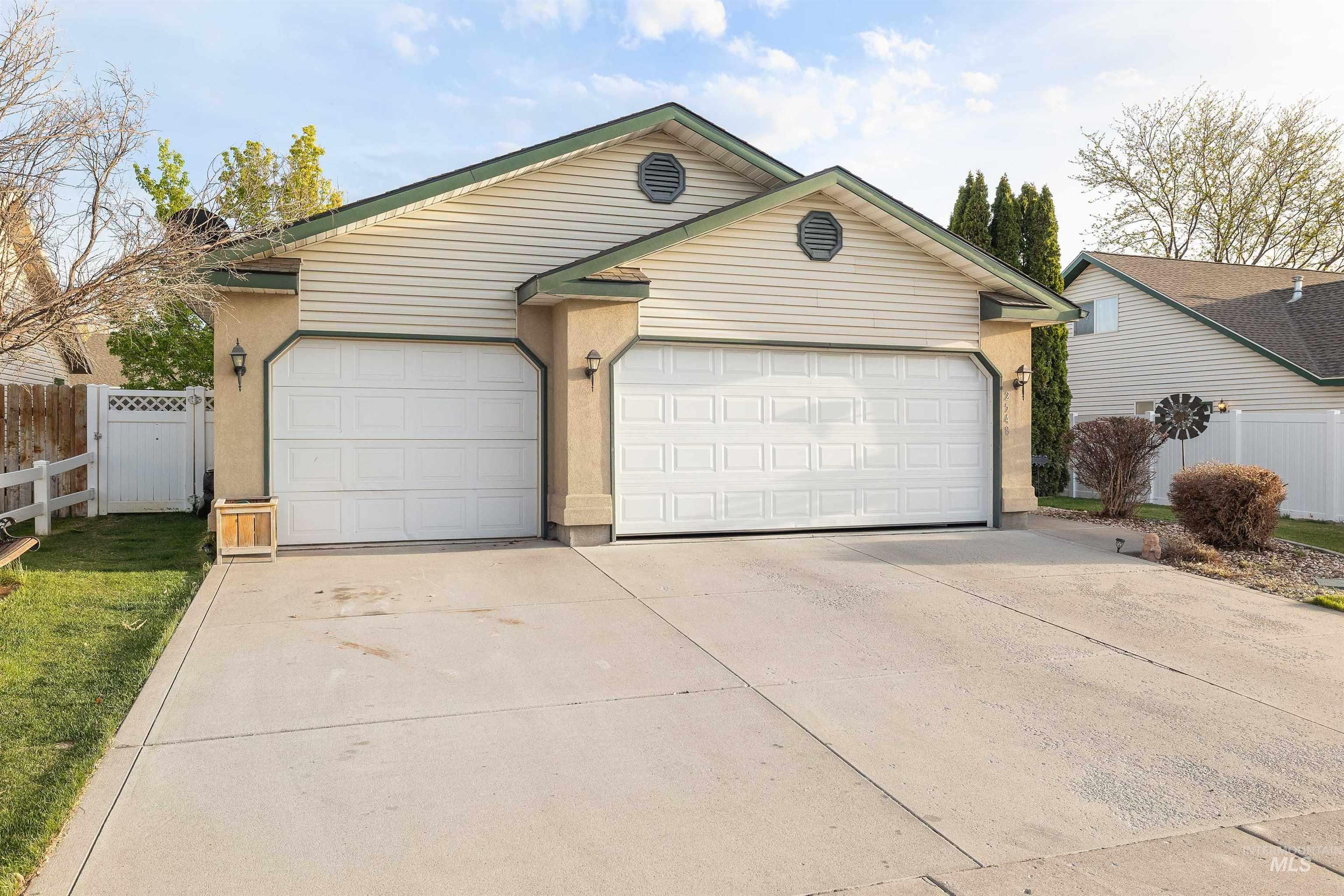 2548 Ironwood Ave, Twin Falls, Idaho 83301, 3 Bedrooms, 2 Bathrooms, Residential For Sale, Price $369,900, 98983935