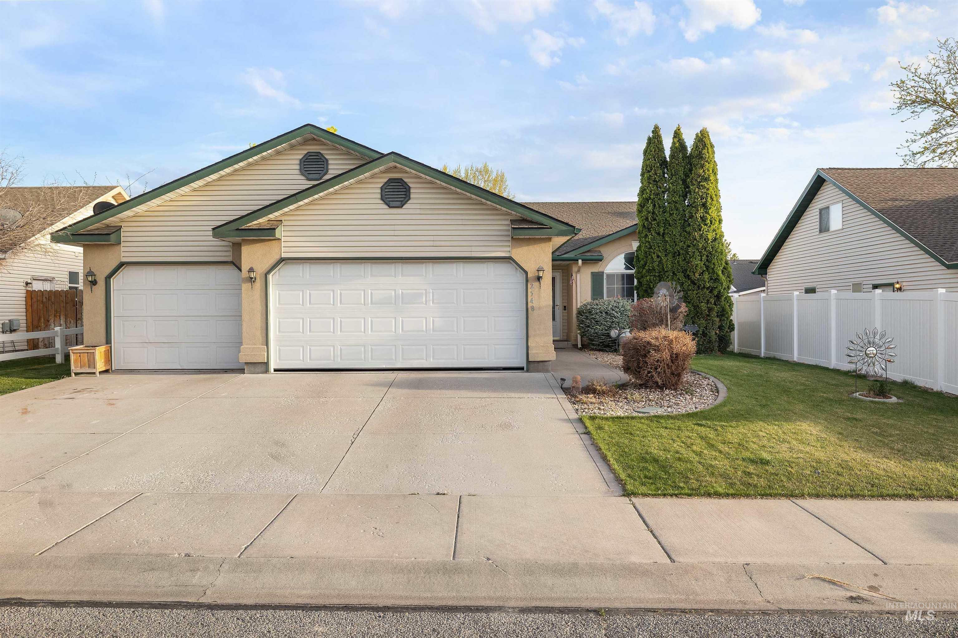 2548 Ironwood Ave, Twin Falls, Idaho 83301, 3 Bedrooms, 2 Bathrooms, Residential For Sale, Price $369,900, 98983935