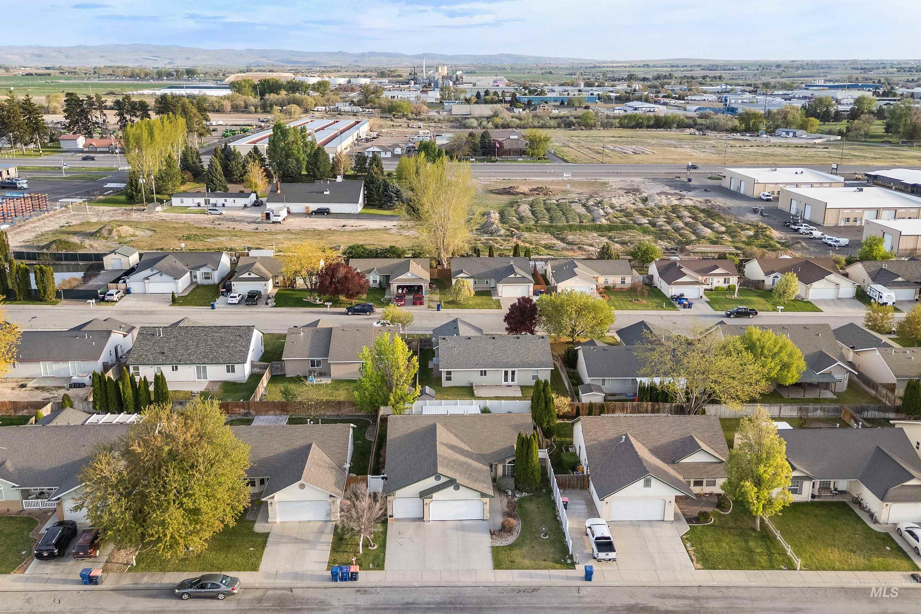 2548 Ironwood Ave, Twin Falls, Idaho 83301, 3 Bedrooms, 2 Bathrooms, Residential For Sale, Price $369,900, 98983935