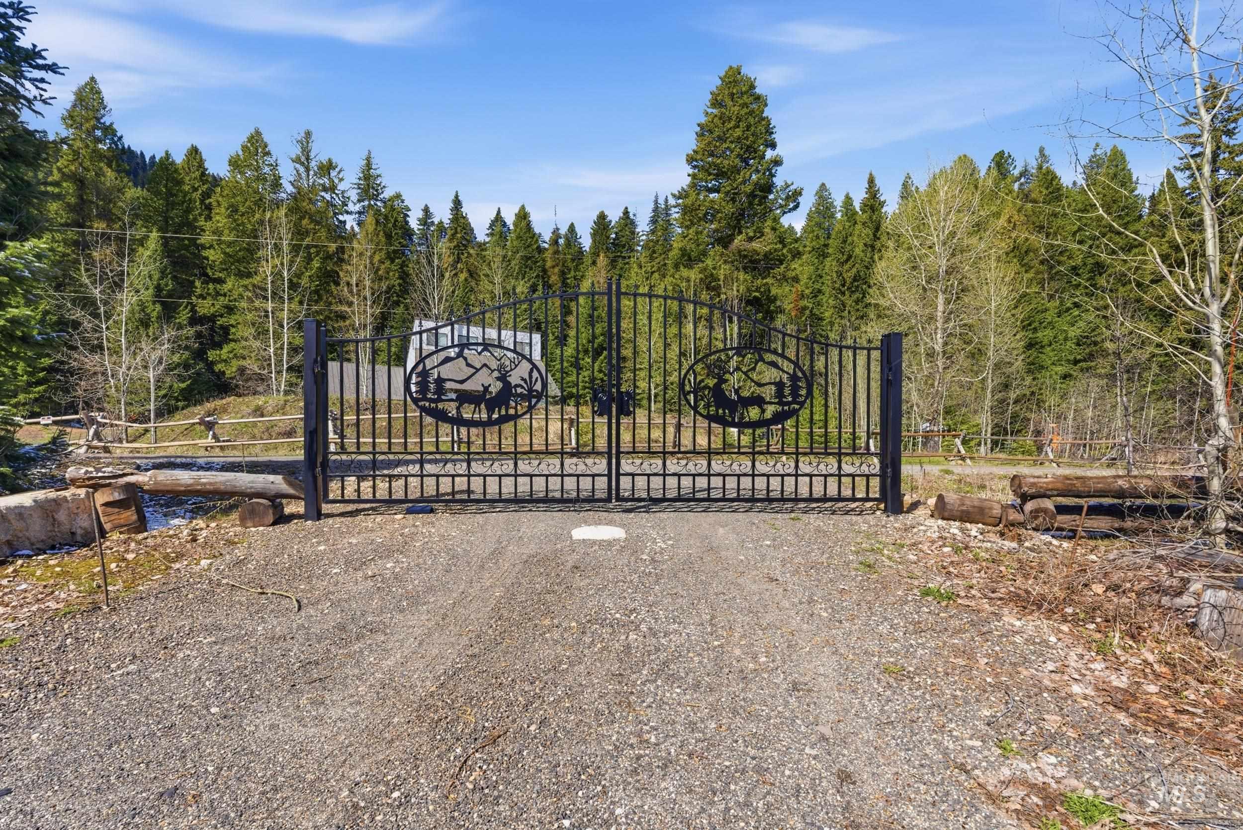 2538 W Mountain Rd, Donnelly, Idaho 83615, 4 Bedrooms, 2.5 Bathrooms, Residential For Sale, Price $1,200,000, 98983937