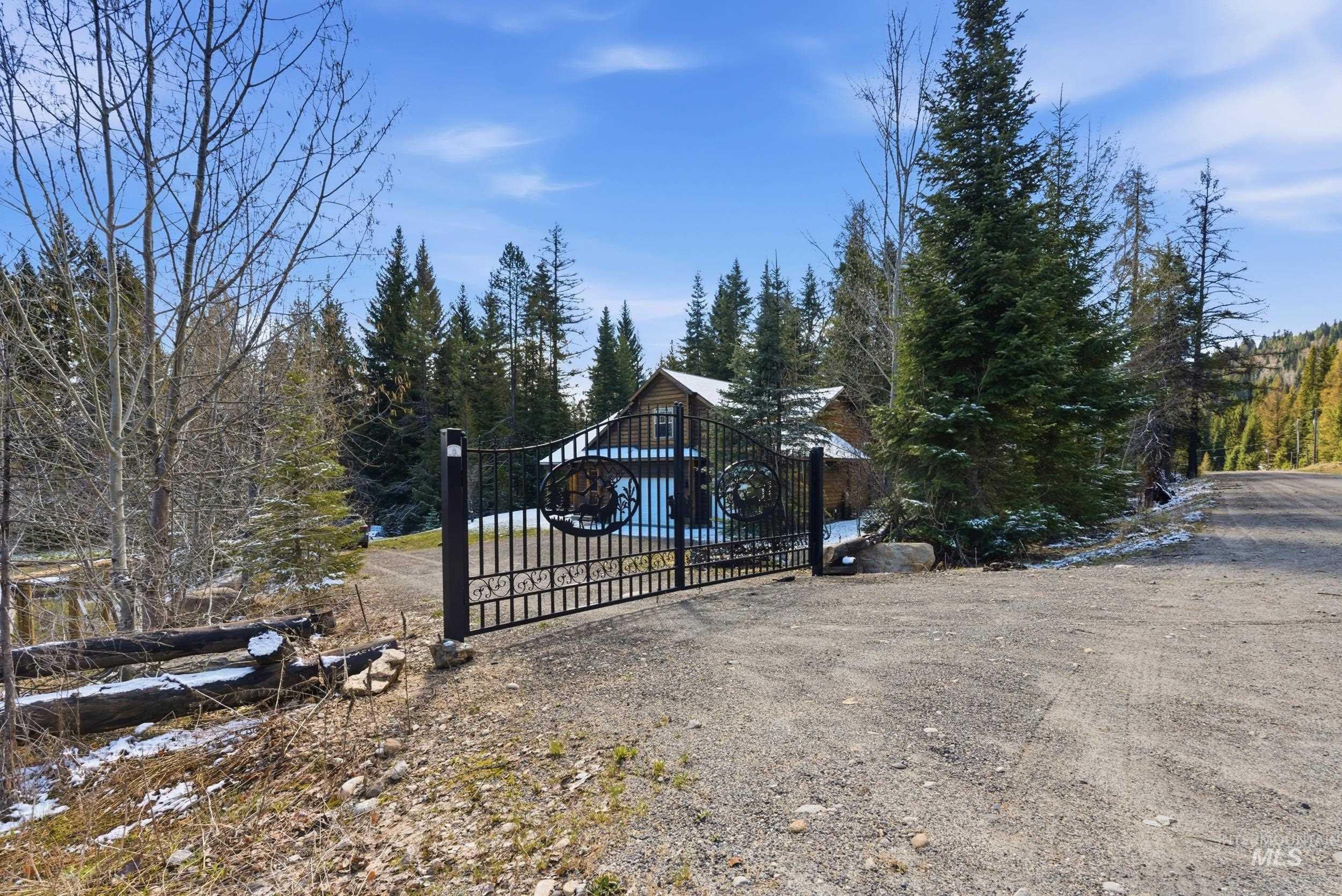 2538 W Mountain Rd, Donnelly, Idaho 83615, 4 Bedrooms, 2.5 Bathrooms, Residential For Sale, Price $1,200,000, 98983937