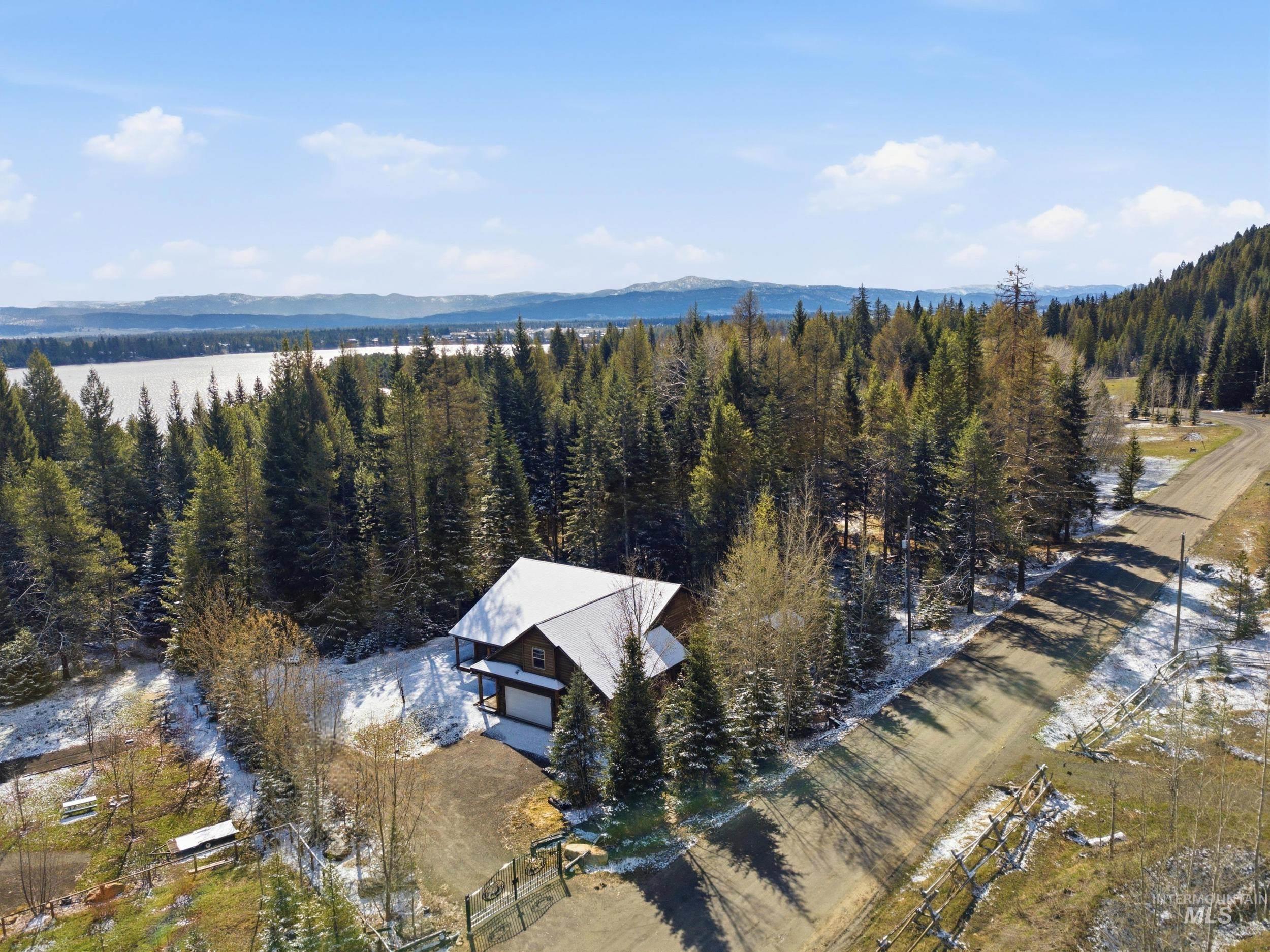 2538 W Mountain Rd, Donnelly, Idaho 83615, 4 Bedrooms, 2.5 Bathrooms, Residential For Sale, Price $1,200,000, 98983937