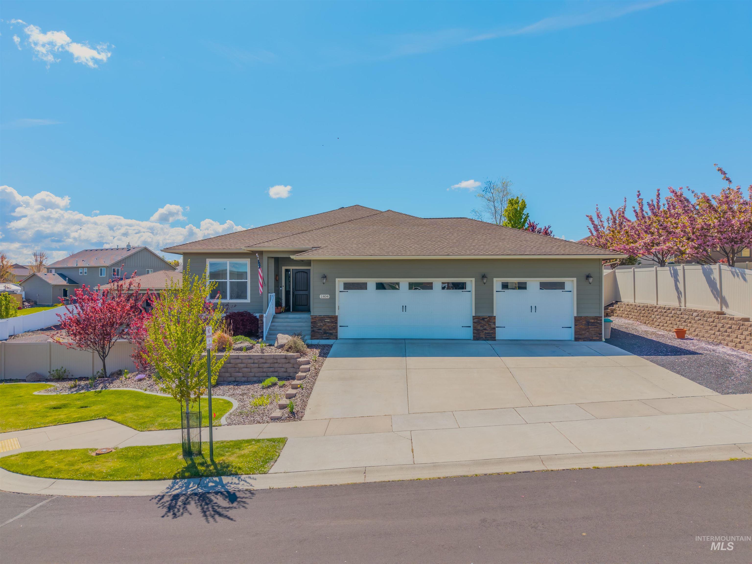 1804 Sunrise Court, Lewiston, Idaho 83501, 6 Bedrooms, 4 Bathrooms, Residential For Sale, Price $948,000, 98983938