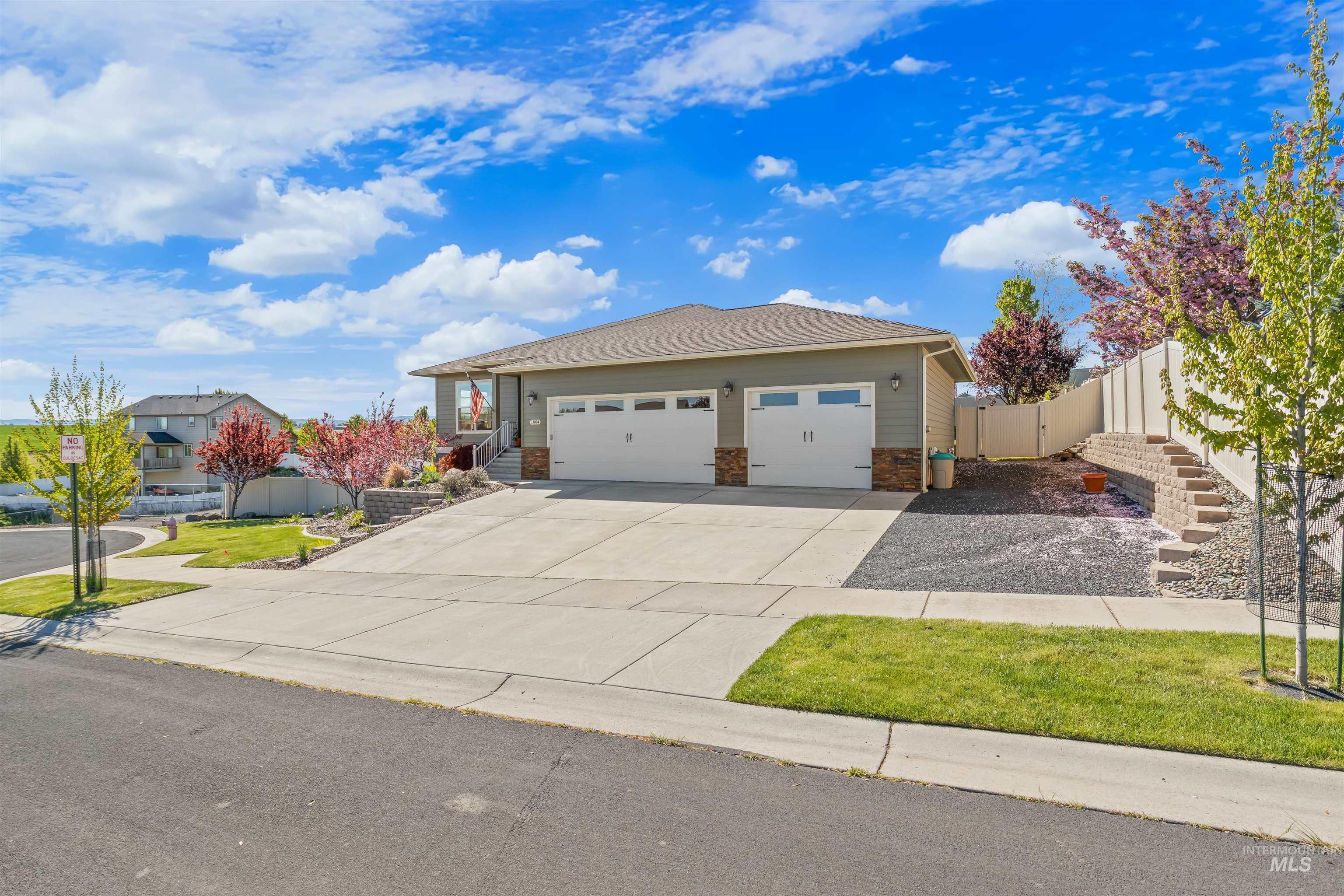 1804 Sunrise Court, Lewiston, Idaho 83501, 6 Bedrooms, 4 Bathrooms, Residential For Sale, Price $948,000, 98983938