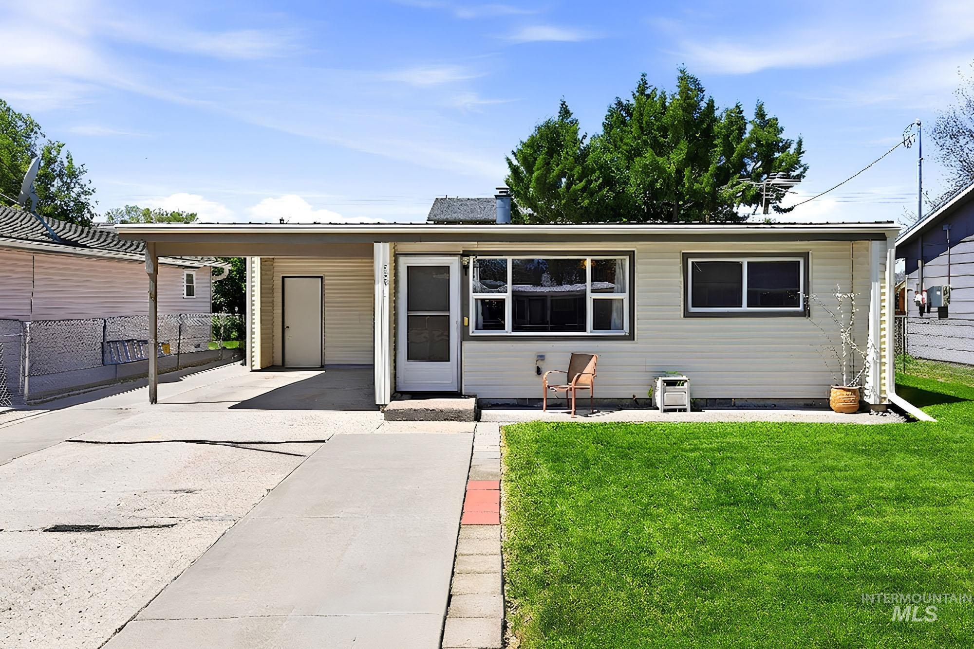 720 S 12th E, Mountain Home, Idaho 83647, 3 Bedrooms, 1 Bathroom, Residential For Sale, Price $175,000,MLS 98983940