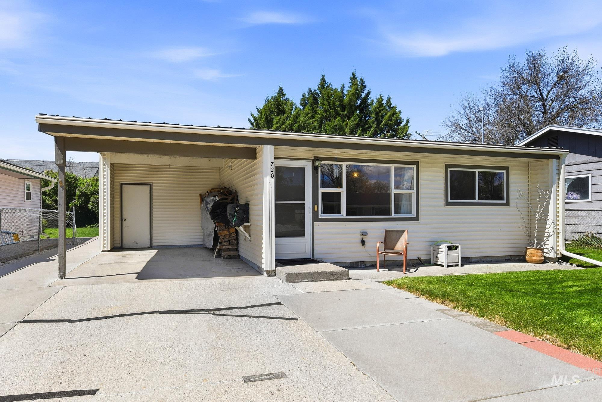 720 S 12th E, Mountain Home, Idaho 83647, 3 Bedrooms, 1 Bathroom, Residential For Sale, Price $175,000,MLS 98983940