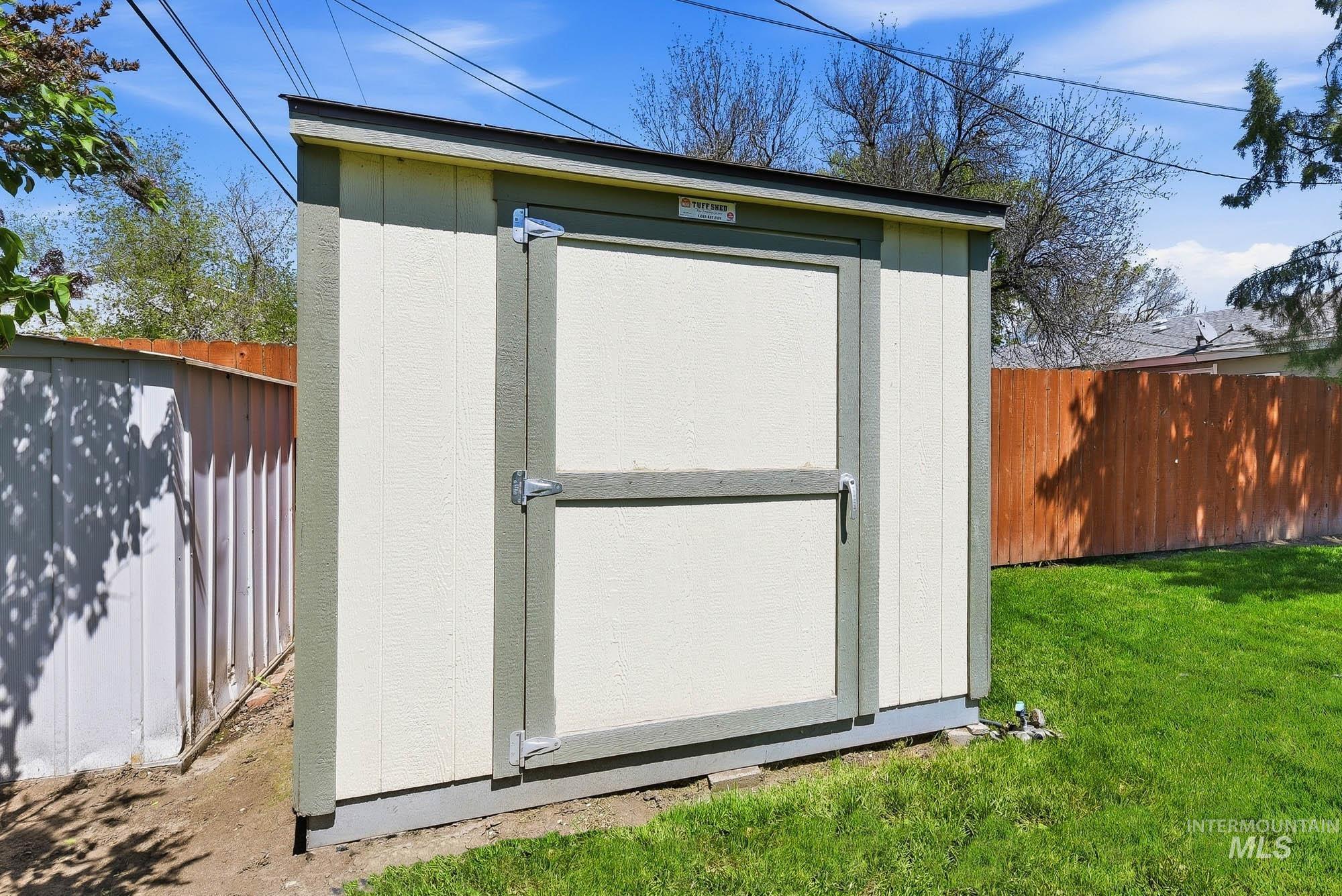 720 S 12th E, Mountain Home, Idaho 83647, 3 Bedrooms, 1 Bathroom, Residential For Sale, Price $175,000,MLS 98983940