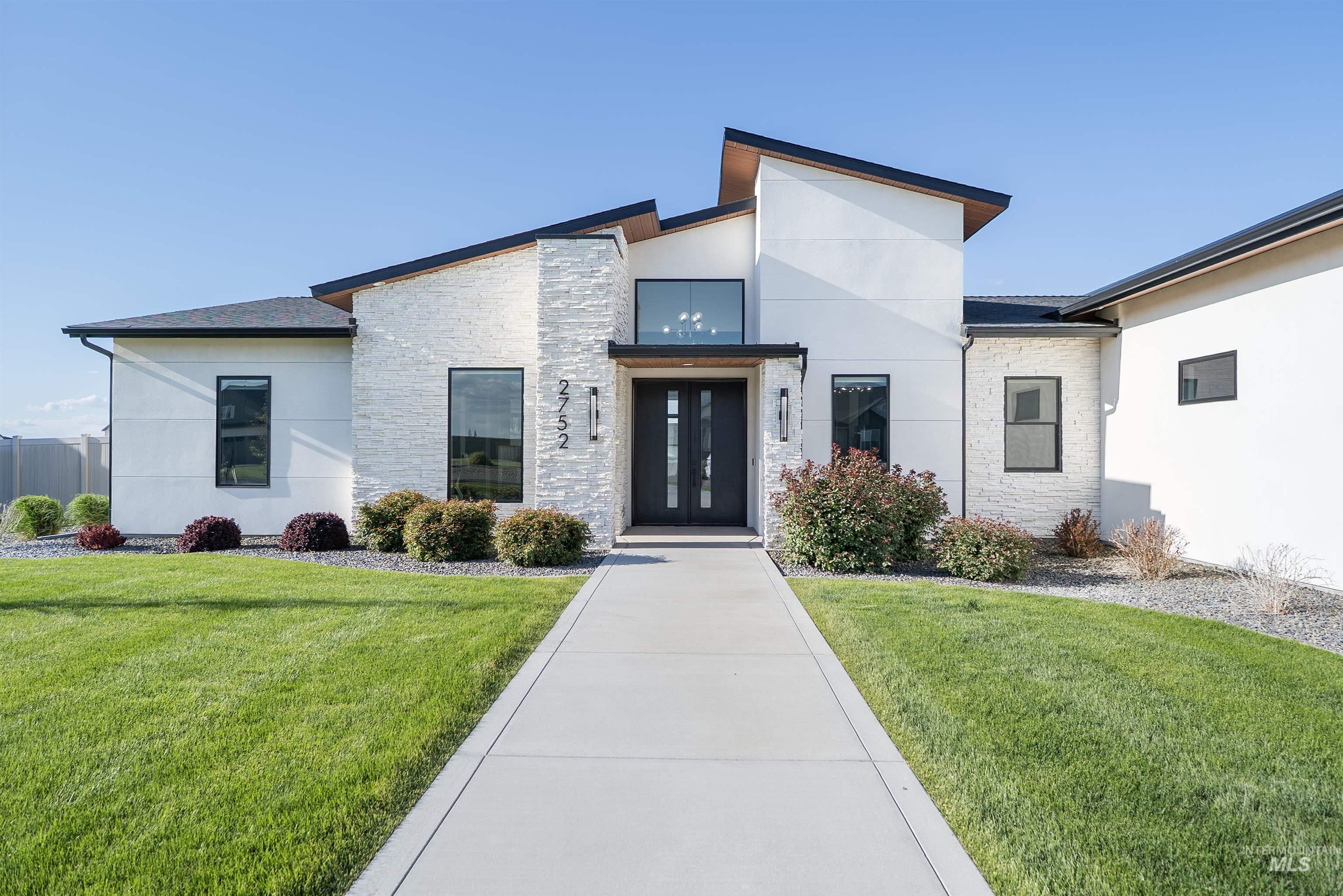 2752 E 4206 N, Twin Falls, Idaho 83301, 3 Bedrooms, 3.5 Bathrooms, Residential For Sale, Price $1,100,000,MLS 98983941