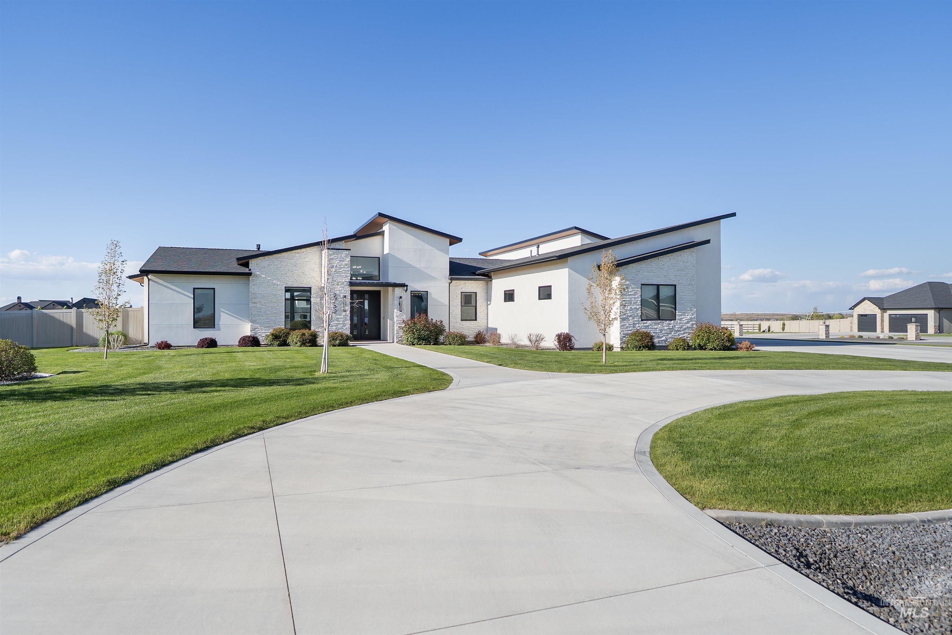 2752 E 4206 N, Twin Falls, Idaho 83301, 3 Bedrooms, 3.5 Bathrooms, Residential For Sale, Price $1,100,000,MLS 98983941