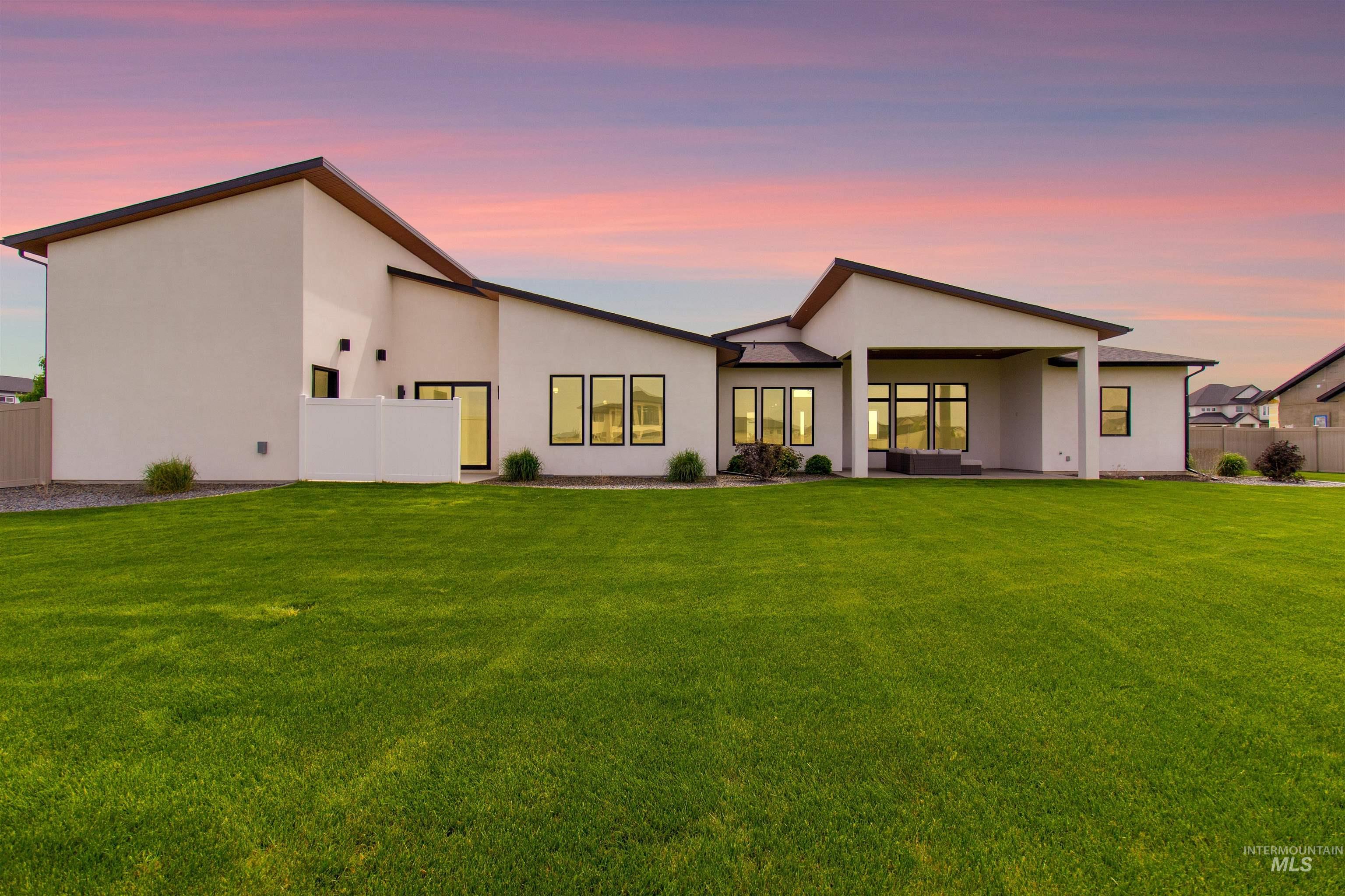 2752 E 4206 N, Twin Falls, Idaho 83301, 3 Bedrooms, 3.5 Bathrooms, Residential For Sale, Price $1,100,000,MLS 98983941