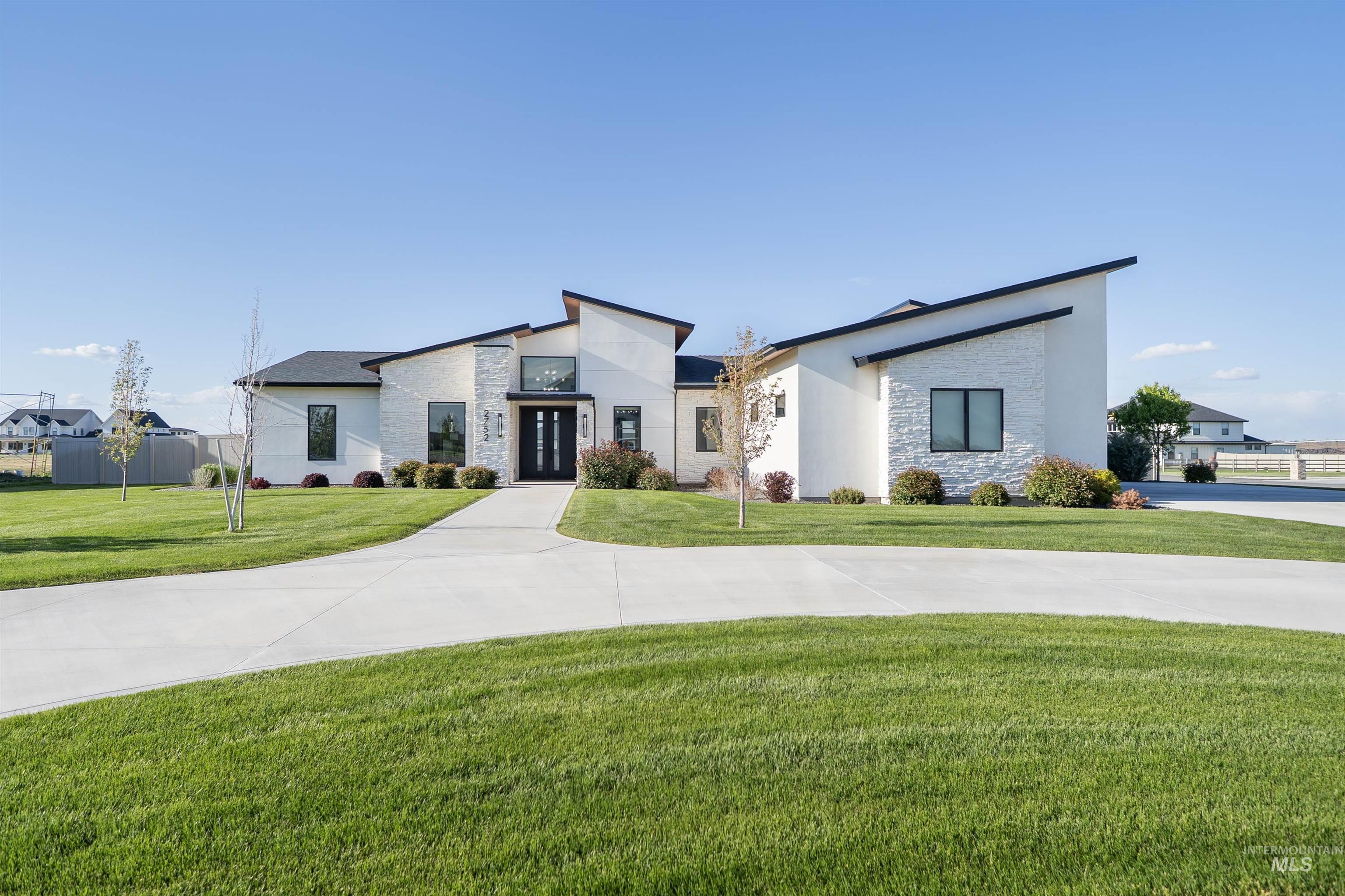 2752 E 4206 N, Twin Falls, Idaho 83301, 3 Bedrooms, 3.5 Bathrooms, Residential For Sale, Price $1,100,000,MLS 98983941