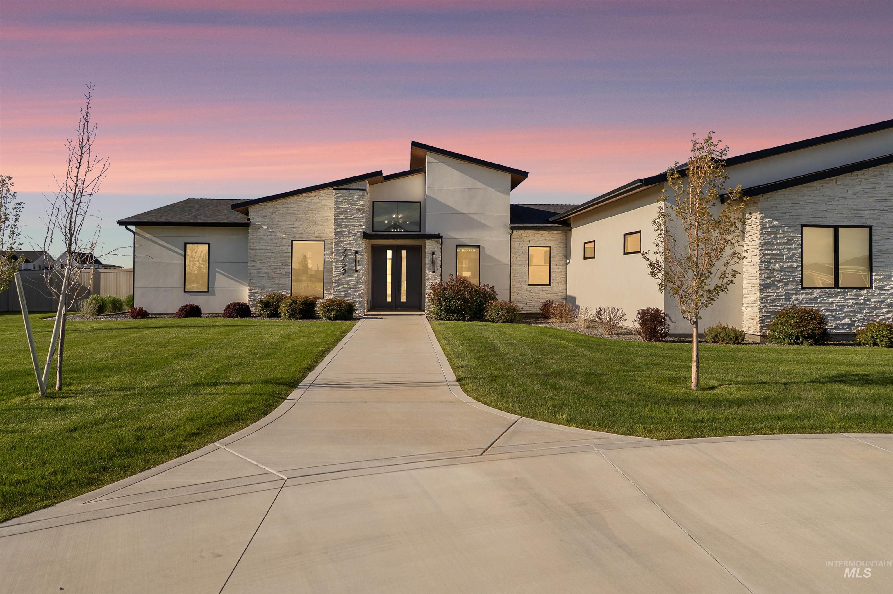 2752 E 4206 N, Twin Falls, Idaho 83301, 3 Bedrooms, 3.5 Bathrooms, Residential For Sale, Price $1,100,000,MLS 98983941