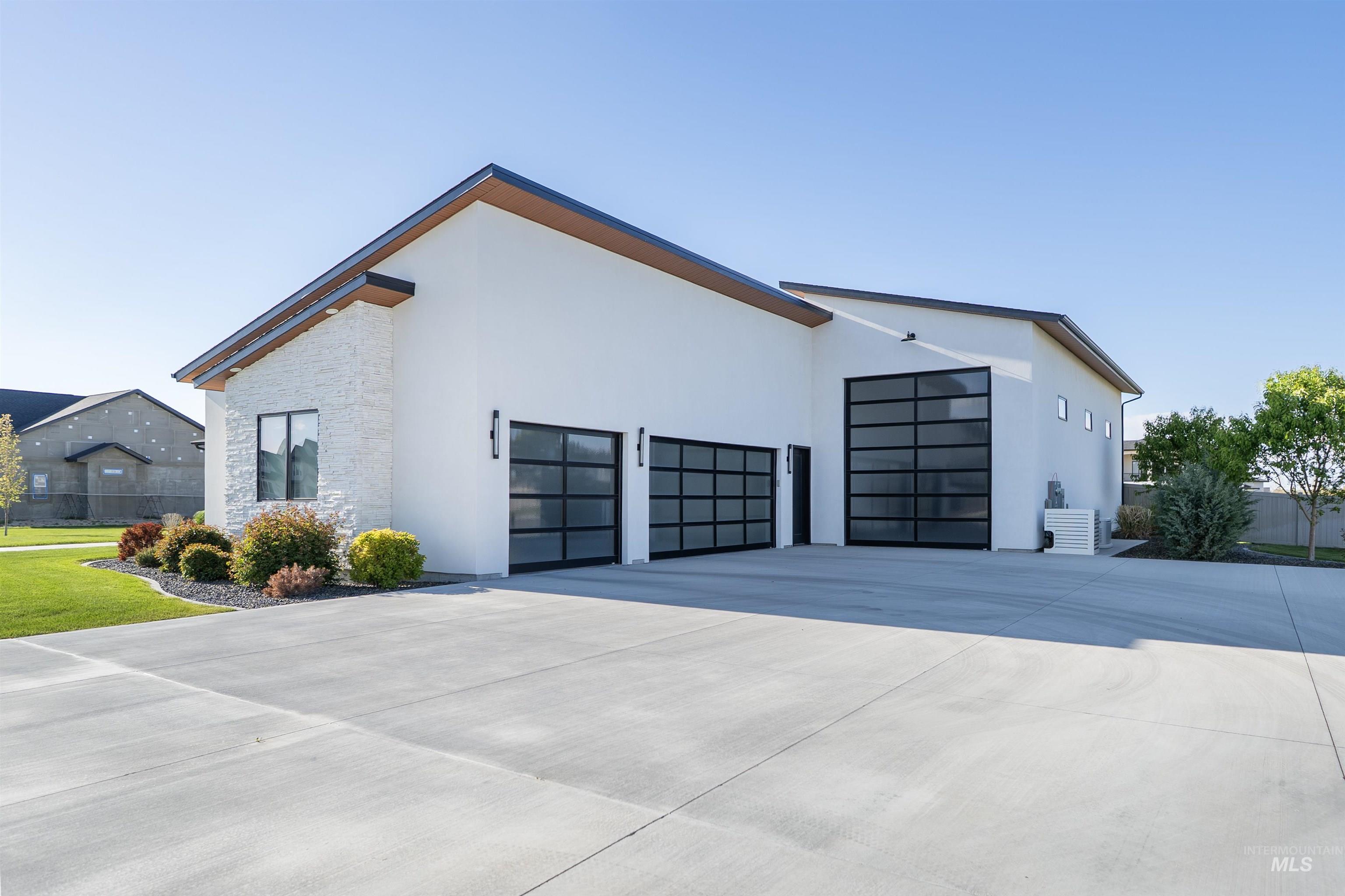 2752 E 4206 N, Twin Falls, Idaho 83301, 3 Bedrooms, 3.5 Bathrooms, Residential For Sale, Price $1,100,000,MLS 98983941