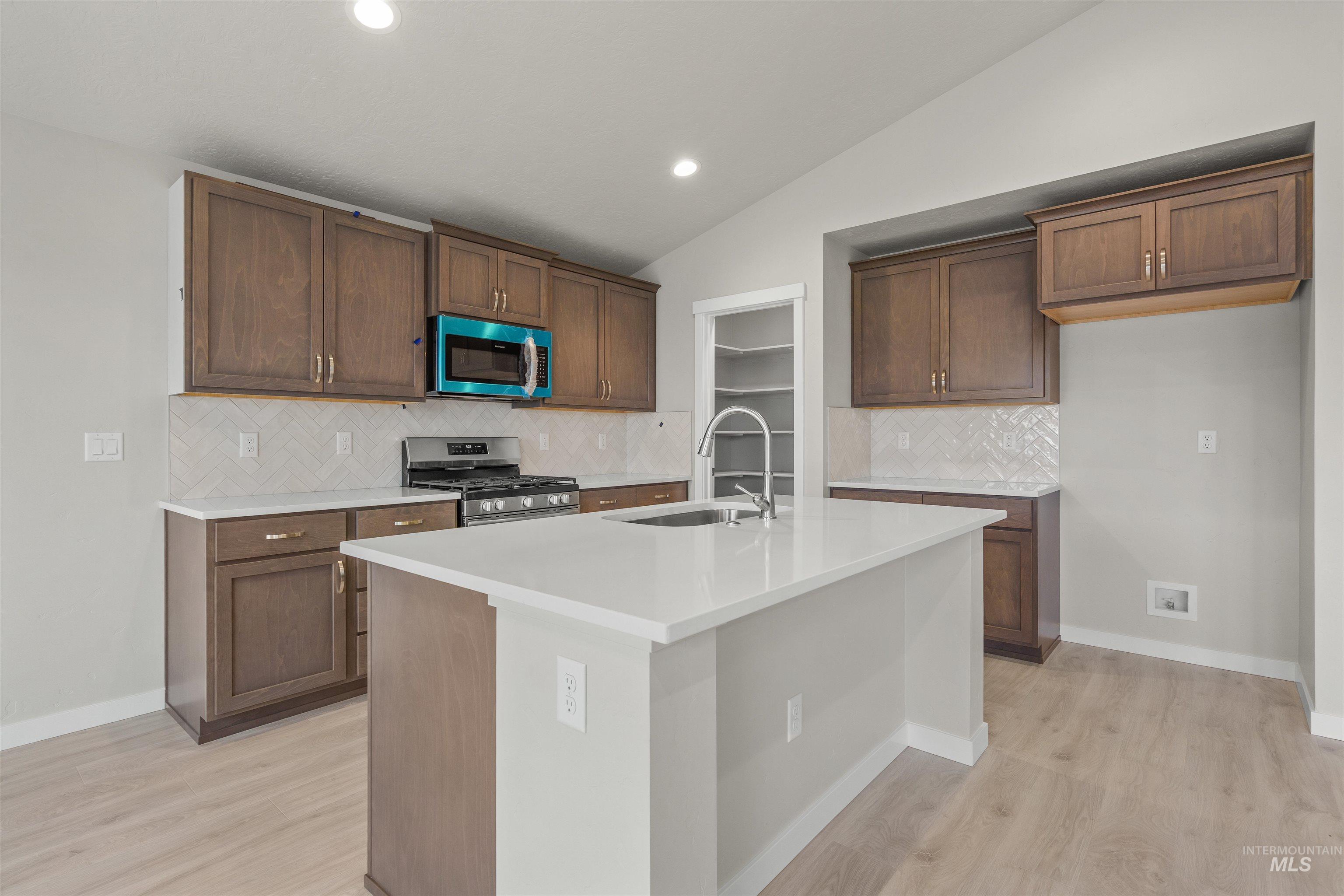 158 W Omphale St., Kuna, Idaho 83634, 3 Bedrooms, 2 Bathrooms, Residential For Sale, Price $434,990, 98983948