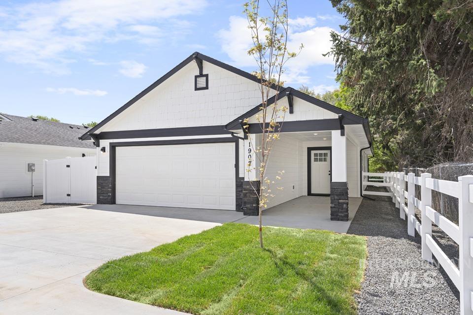 1915 Oregon Avenue, Caldwell, Idaho 83605, 3 Bedrooms, 2 Bathrooms, Residential For Sale, Price $385,000, 98983949