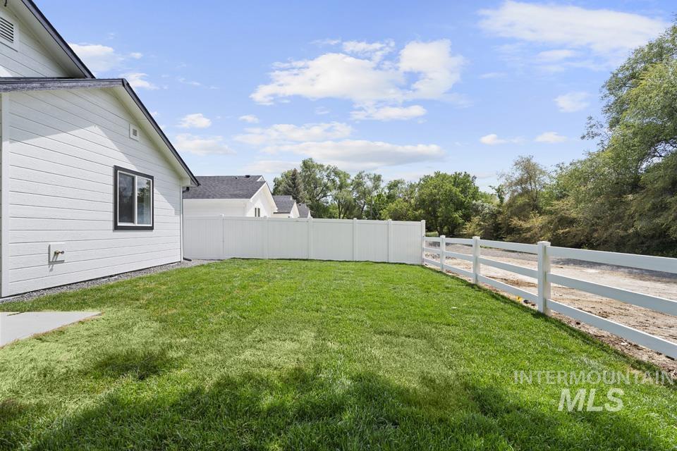 1915 Oregon Avenue, Caldwell, Idaho 83605, 3 Bedrooms, 2 Bathrooms, Residential For Sale, Price $385,000, 98983949