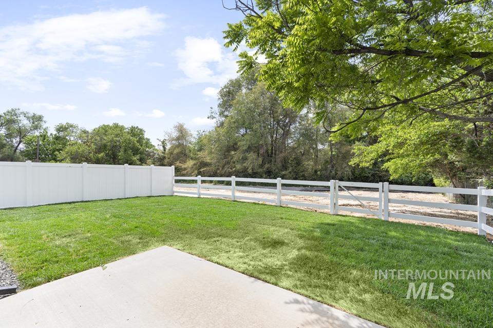 1915 Oregon Avenue, Caldwell, Idaho 83605, 3 Bedrooms, 2 Bathrooms, Residential For Sale, Price $385,000, 98983949