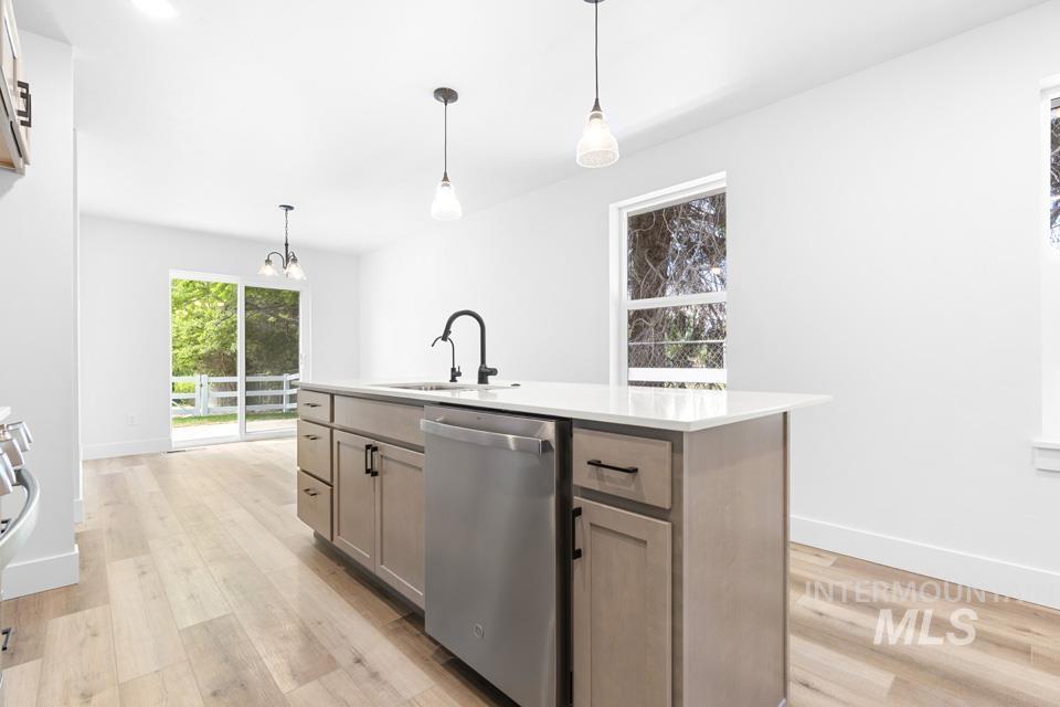 1915 Oregon Avenue, Caldwell, Idaho 83605, 3 Bedrooms, 2 Bathrooms, Residential For Sale, Price $385,000, 98983949