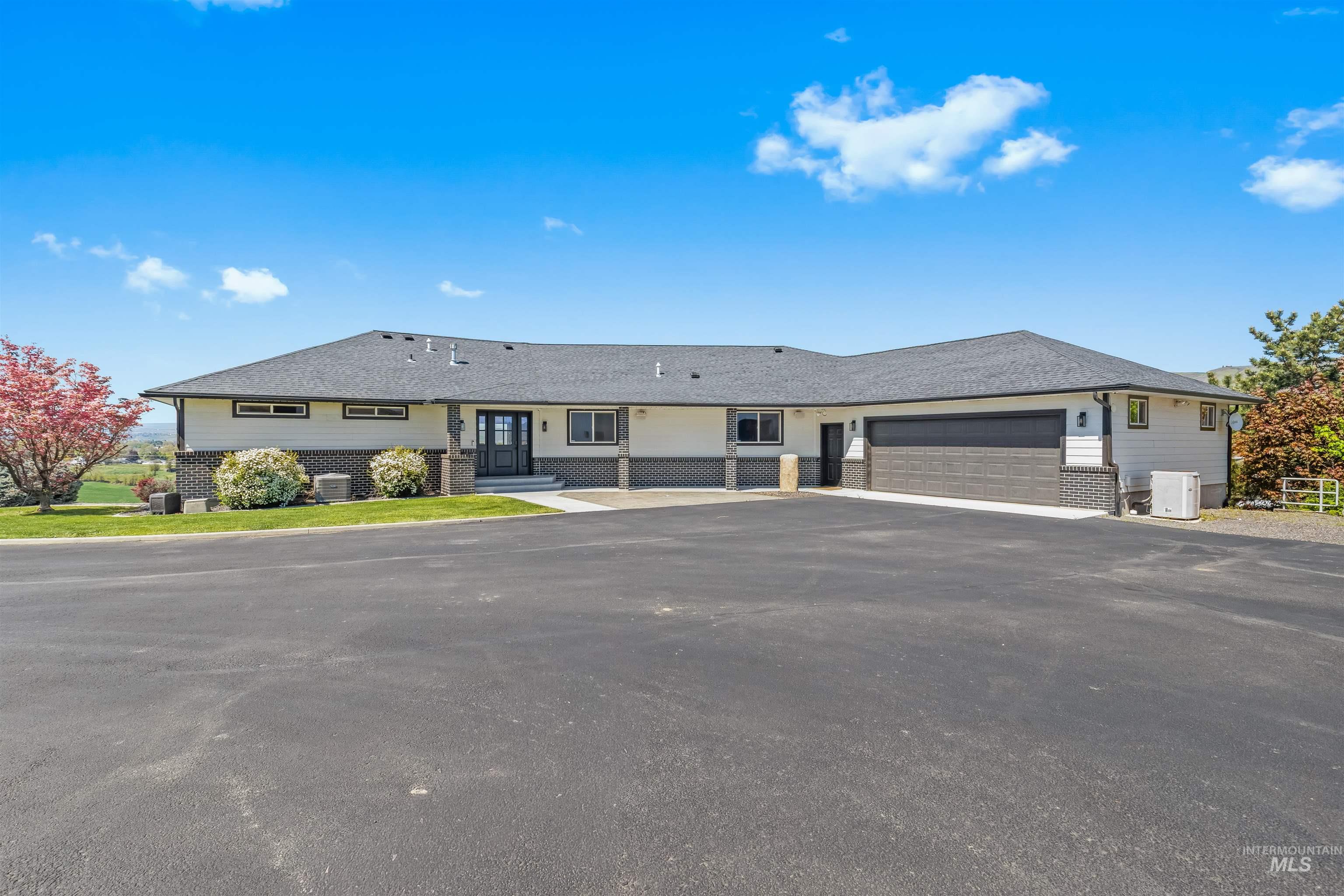 3360 E Main Street, Lewiston, Idaho 83501, 5 Bedrooms, 3.5 Bathrooms, Residential For Sale, Price $1,450,000,MLS 98983950