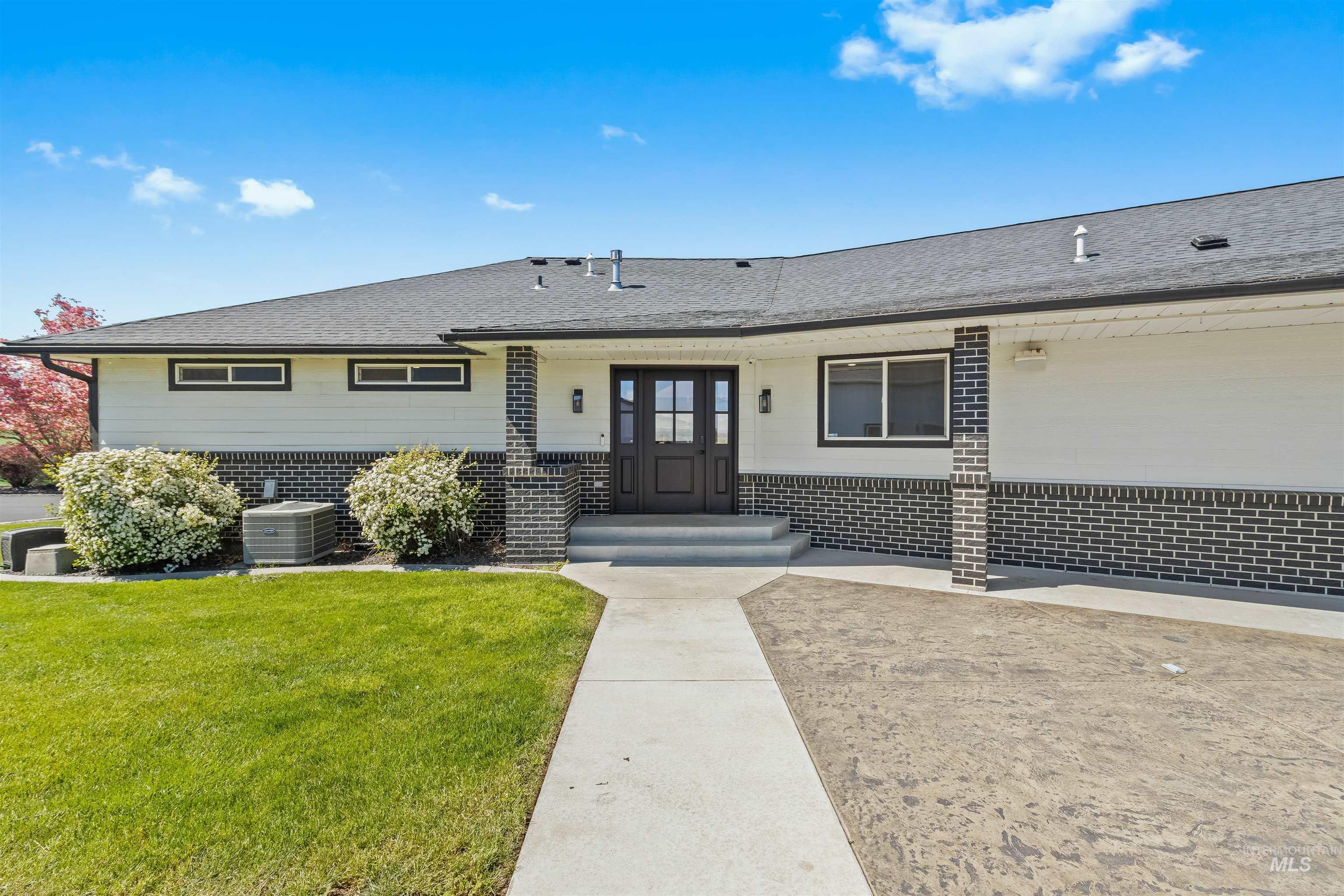 3360 E Main Street, Lewiston, Idaho 83501, 5 Bedrooms, 3.5 Bathrooms, Residential For Sale, Price $1,450,000,MLS 98983950