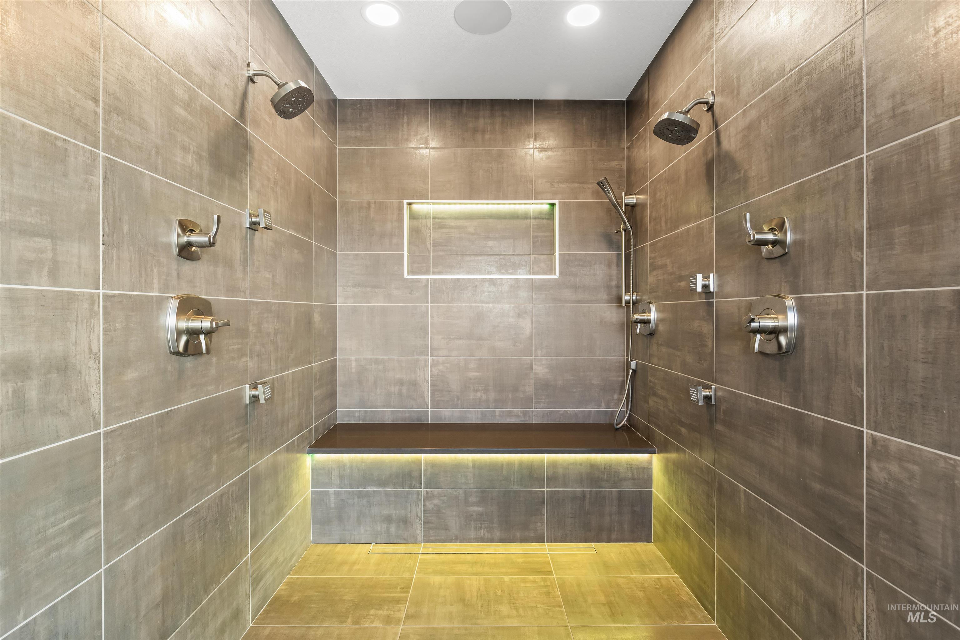 3360 E Main Street, Lewiston, Idaho 83501, 5 Bedrooms, 3.5 Bathrooms, Residential For Sale, Price $1,450,000,MLS 98983950