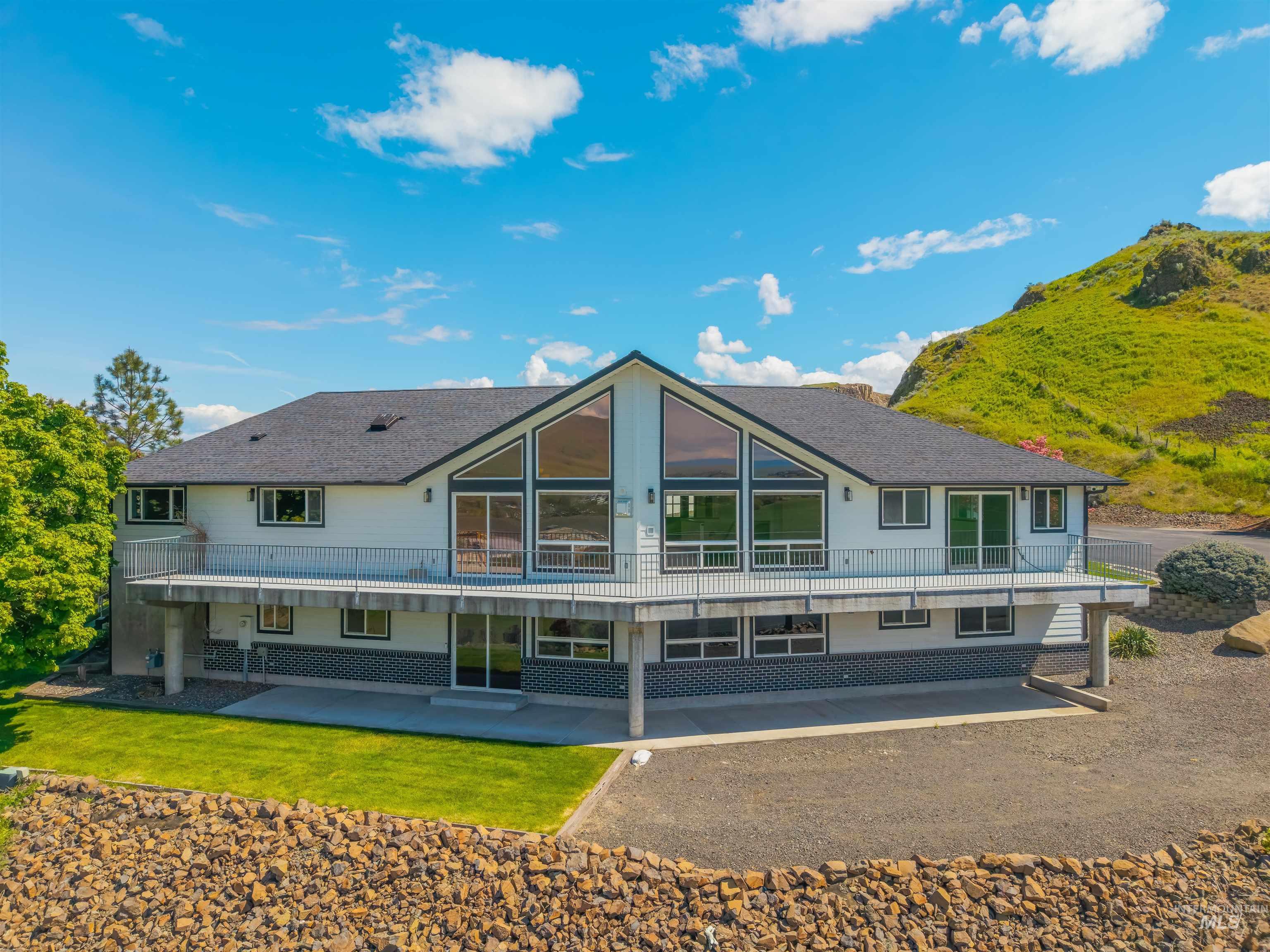 3360 E Main Street, Lewiston, Idaho 83501, 5 Bedrooms, 3.5 Bathrooms, Residential For Sale, Price $1,450,000,MLS 98983950