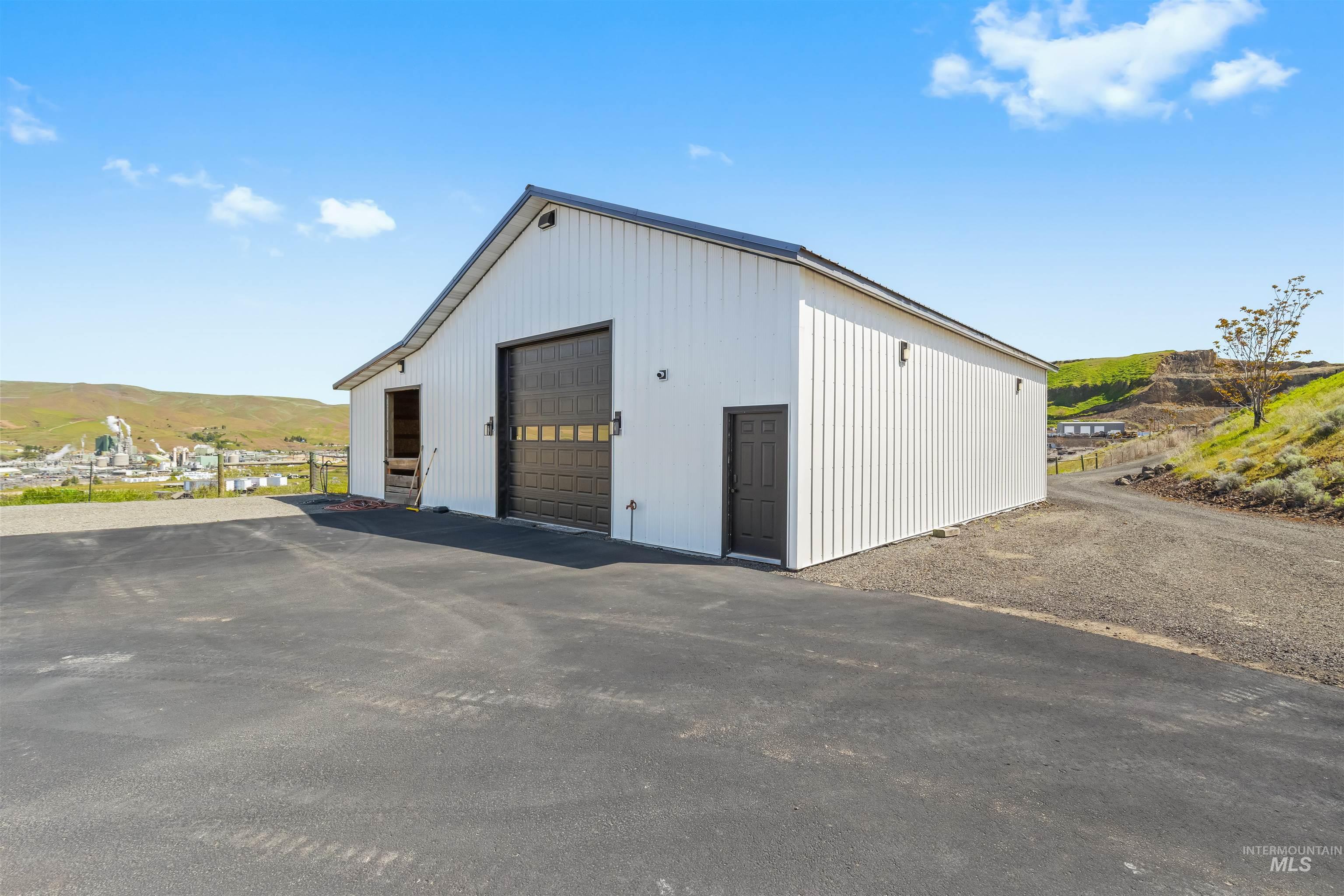 3360 E Main Street, Lewiston, Idaho 83501, 5 Bedrooms, 3.5 Bathrooms, Residential For Sale, Price $1,450,000,MLS 98983950