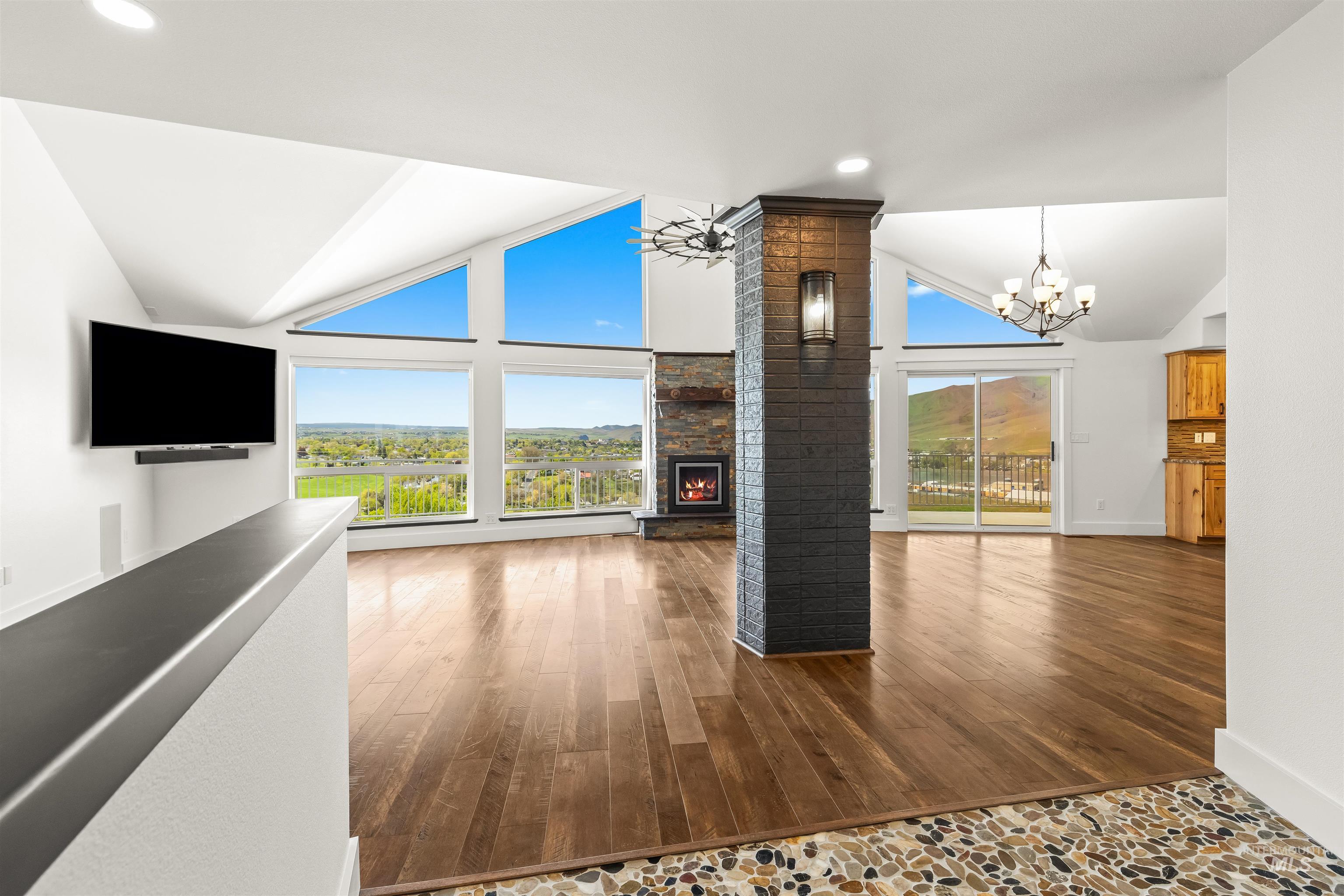 3360 E Main Street, Lewiston, Idaho 83501, 5 Bedrooms, 3.5 Bathrooms, Residential For Sale, Price $1,450,000,MLS 98983950