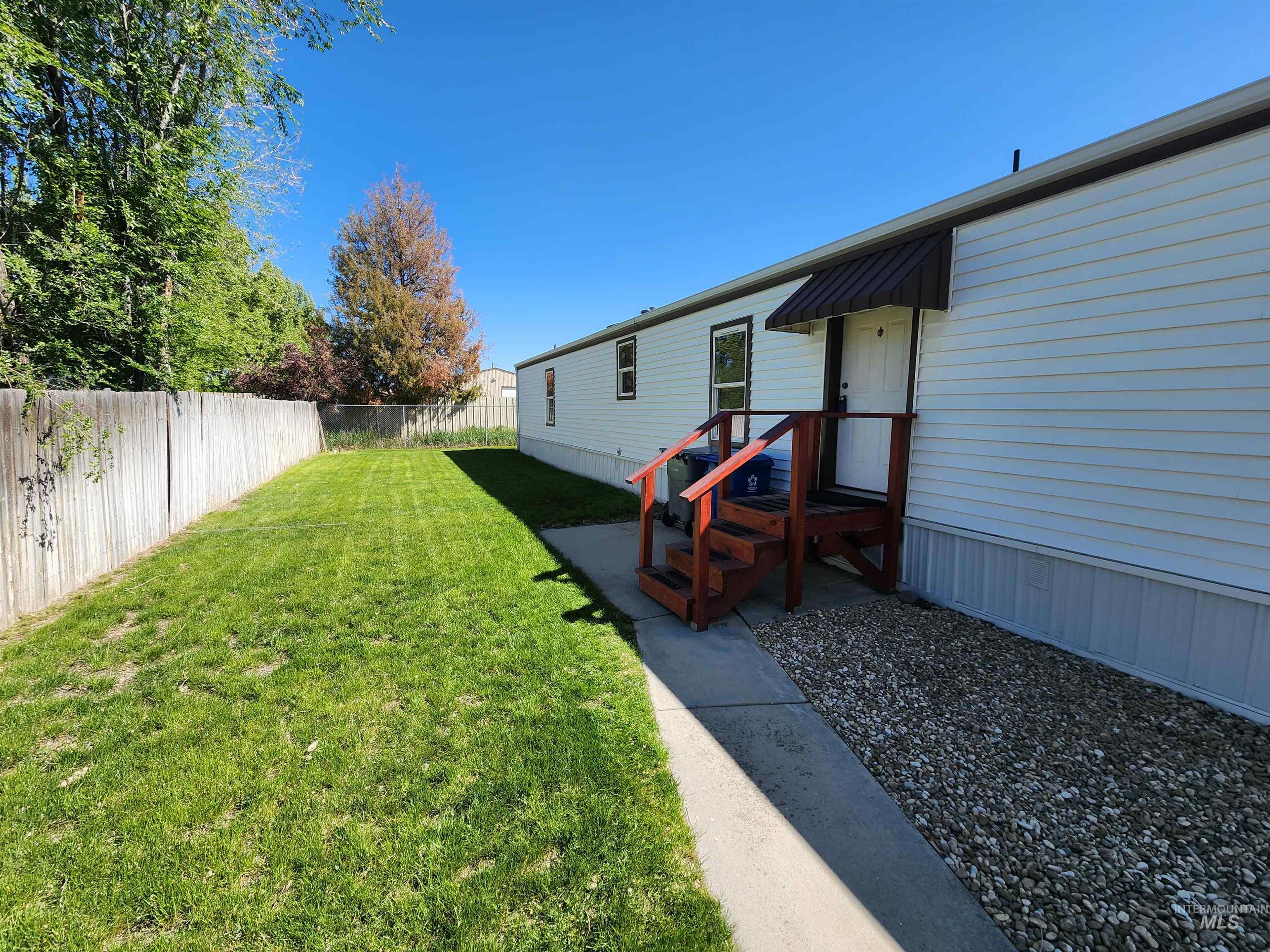 616 N Kings Rd Trlr 1, Nampa, Idaho 83687, 2 Bedrooms, 2 Bathrooms, Residential For Sale, Price $89,900,MLS 98983951
