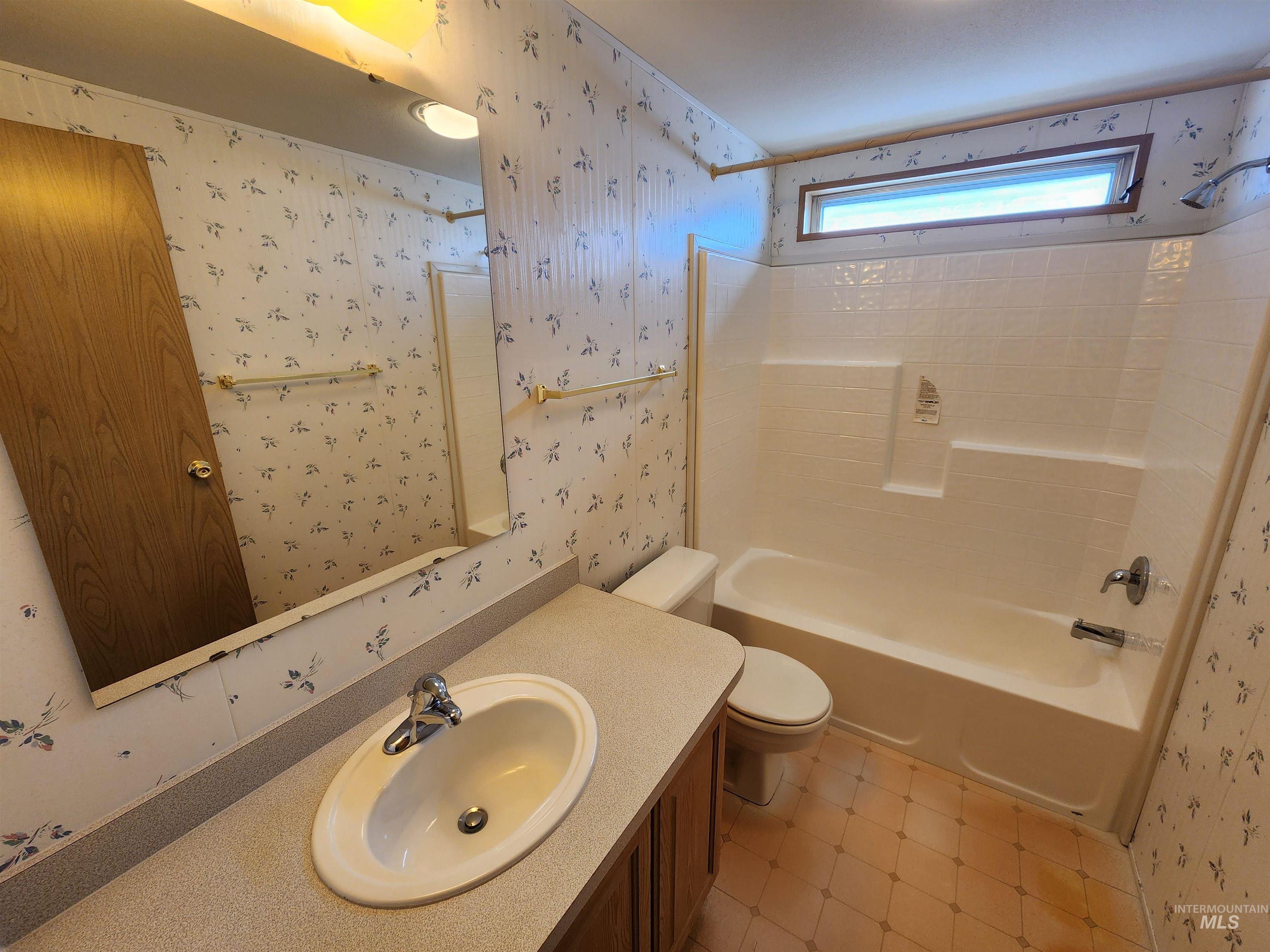 616 N Kings Rd Trlr 1, Nampa, Idaho 83687, 2 Bedrooms, 2 Bathrooms, Residential For Sale, Price $89,900,MLS 98983951