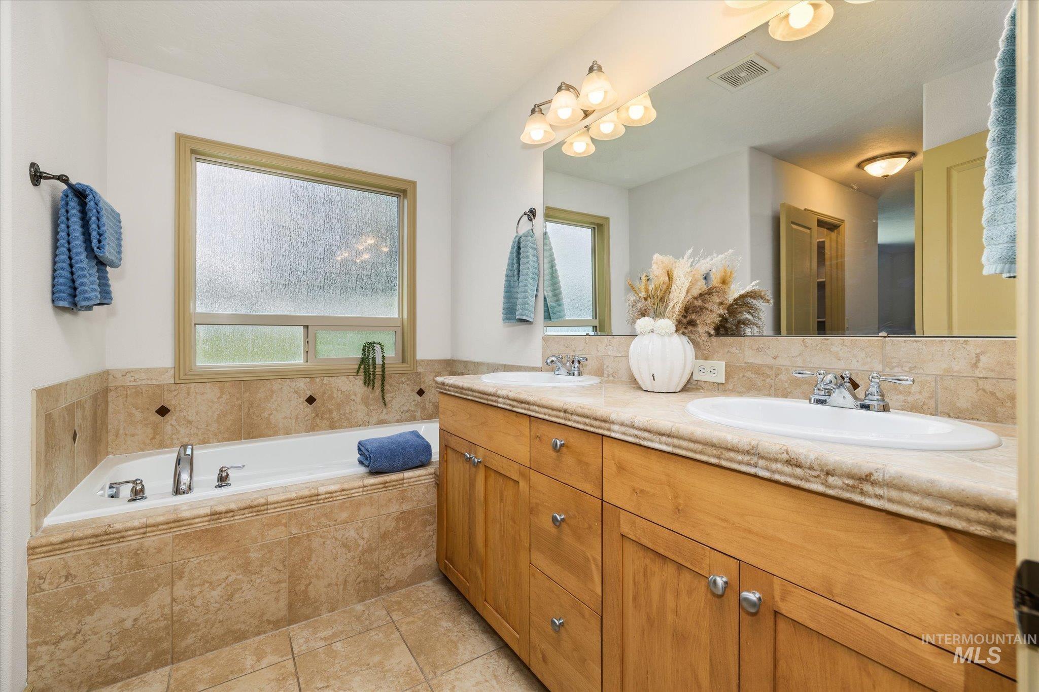 2521 W Miller Ct, Nampa, Idaho 83686-7532, 4 Bedrooms, 3 Bathrooms, Residential For Sale, Price $489,900, 98983952