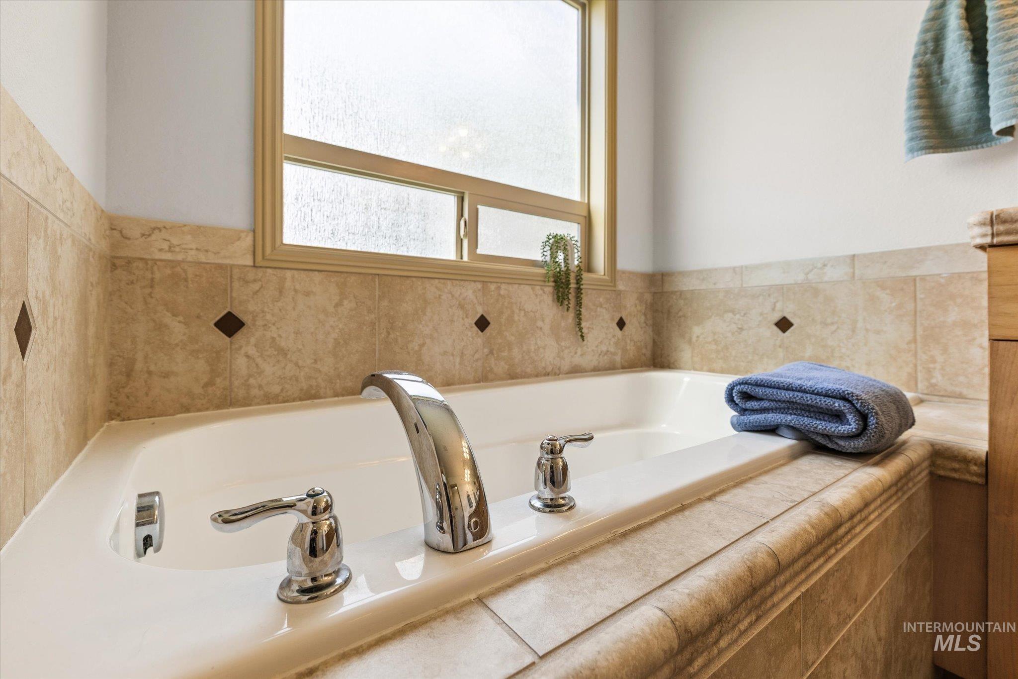 2521 W Miller Ct, Nampa, Idaho 83686-7532, 4 Bedrooms, 3 Bathrooms, Residential For Sale, Price $489,900, 98983952