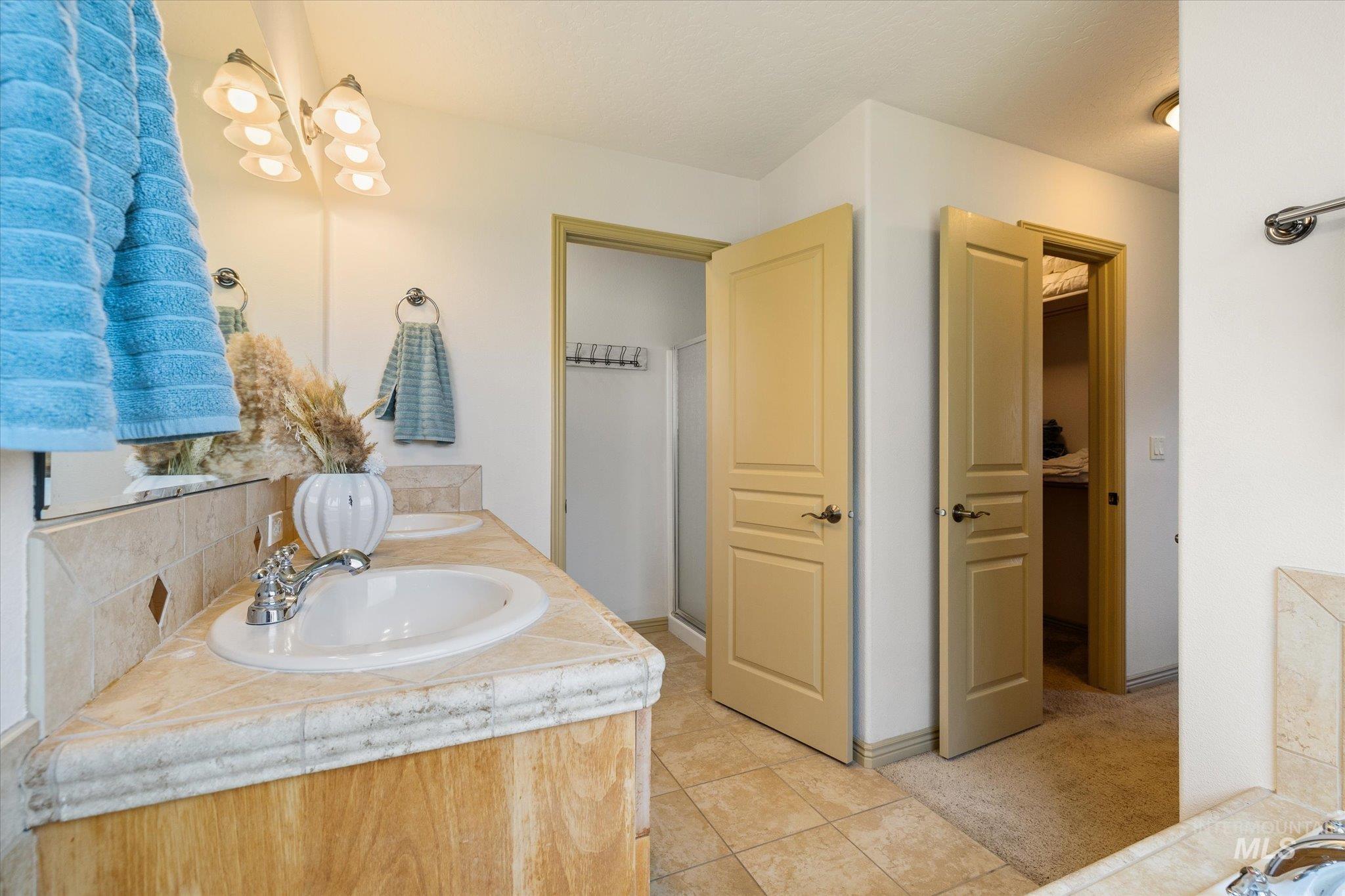 2521 W Miller Ct, Nampa, Idaho 83686-7532, 4 Bedrooms, 3 Bathrooms, Residential For Sale, Price $489,900, 98983952