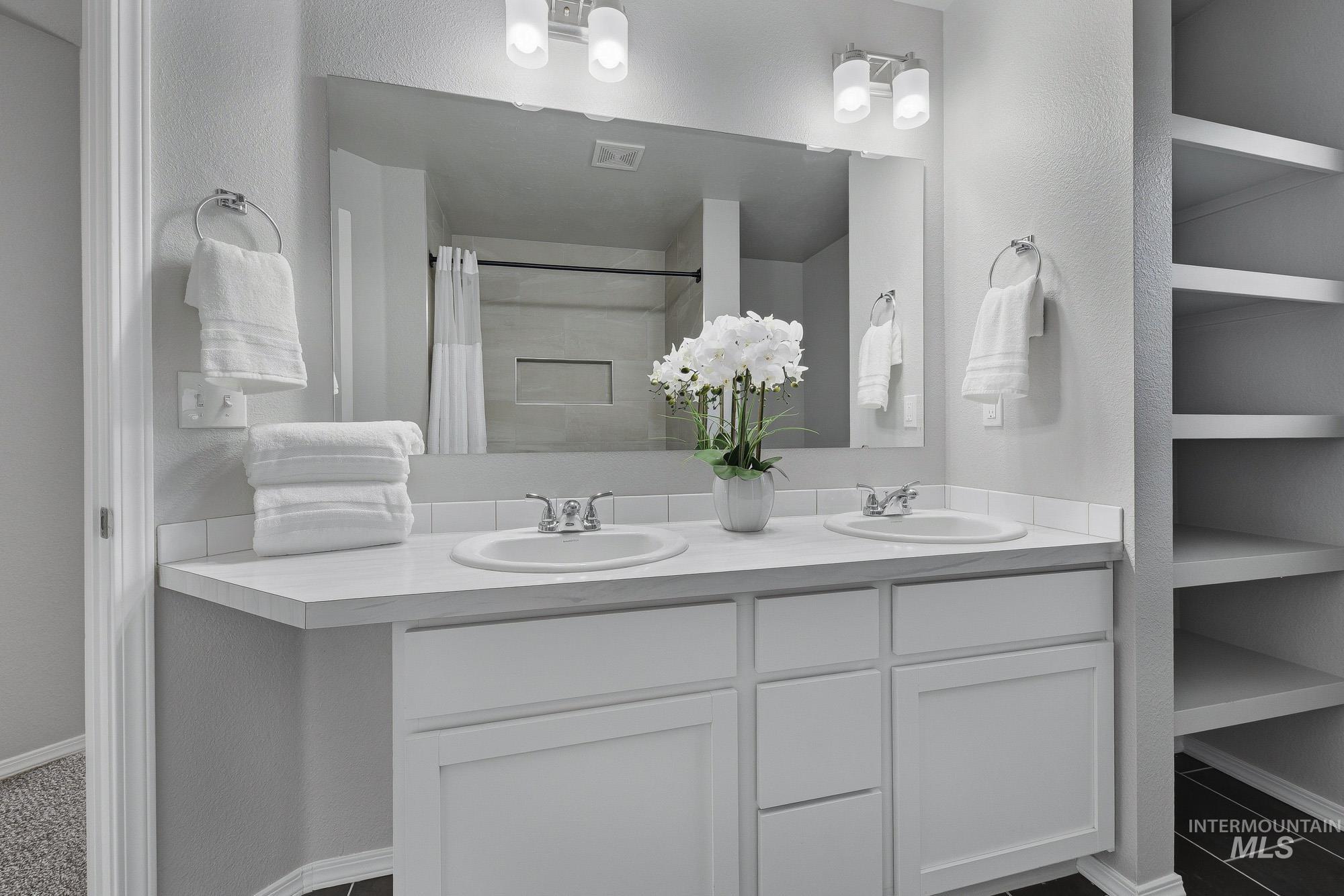 12923 Bullfinch Ct, Nampa, Idaho 83651-5304, 3 Bedrooms, 2 Bathrooms, Residential For Sale, Price $394,950, 98983953