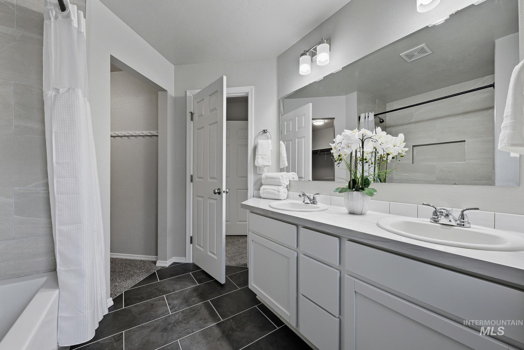 12923 Bullfinch Ct, Nampa, Idaho 83651-5304, 3 Bedrooms, 2 Bathrooms, Residential For Sale, Price $394,950, 98983953