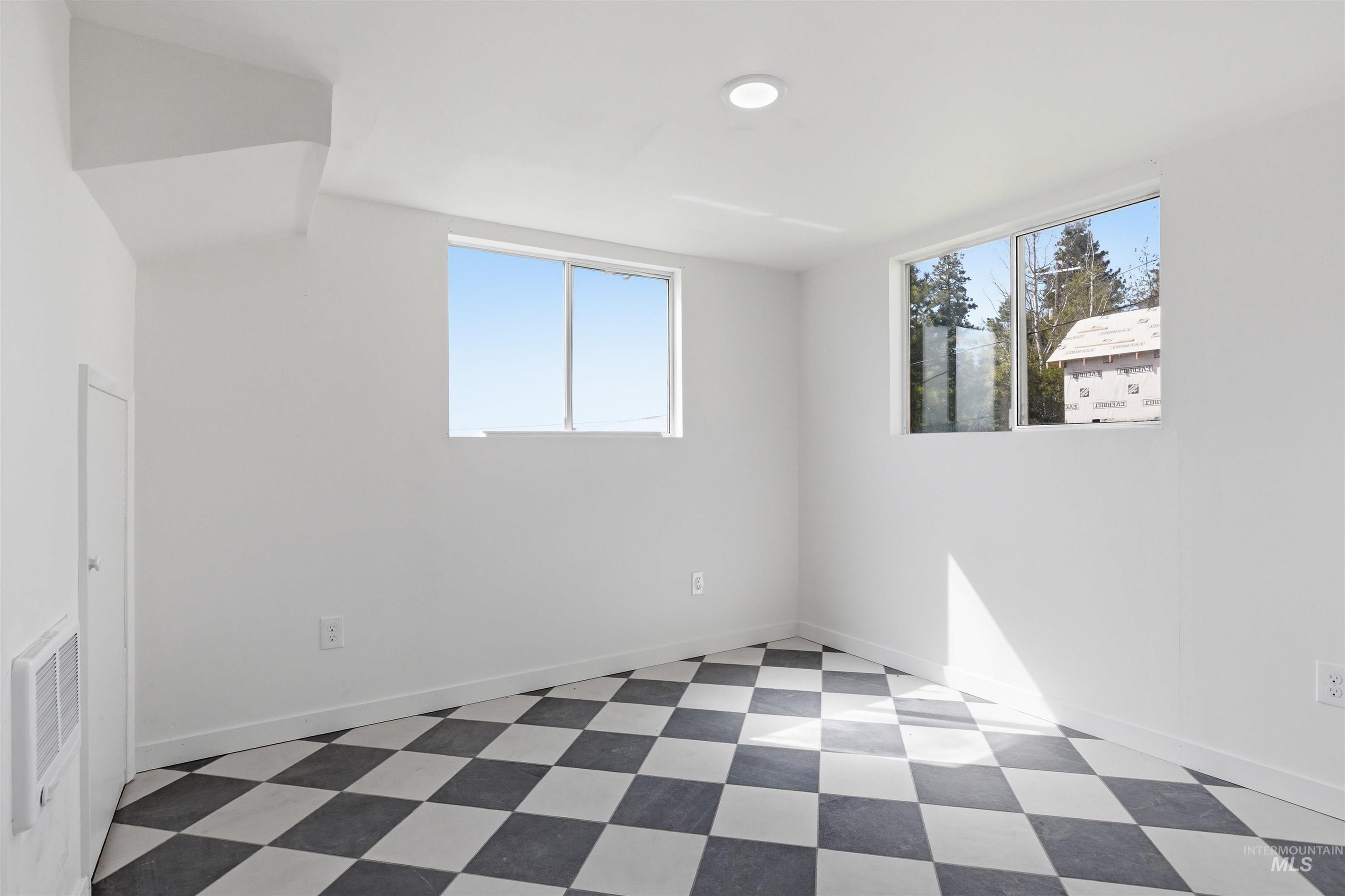 810 Pine St, Potlatch, Idaho 83855, 3 Bedrooms, 1.5 Bathrooms, Residential For Sale, Price $300,000, 98983956