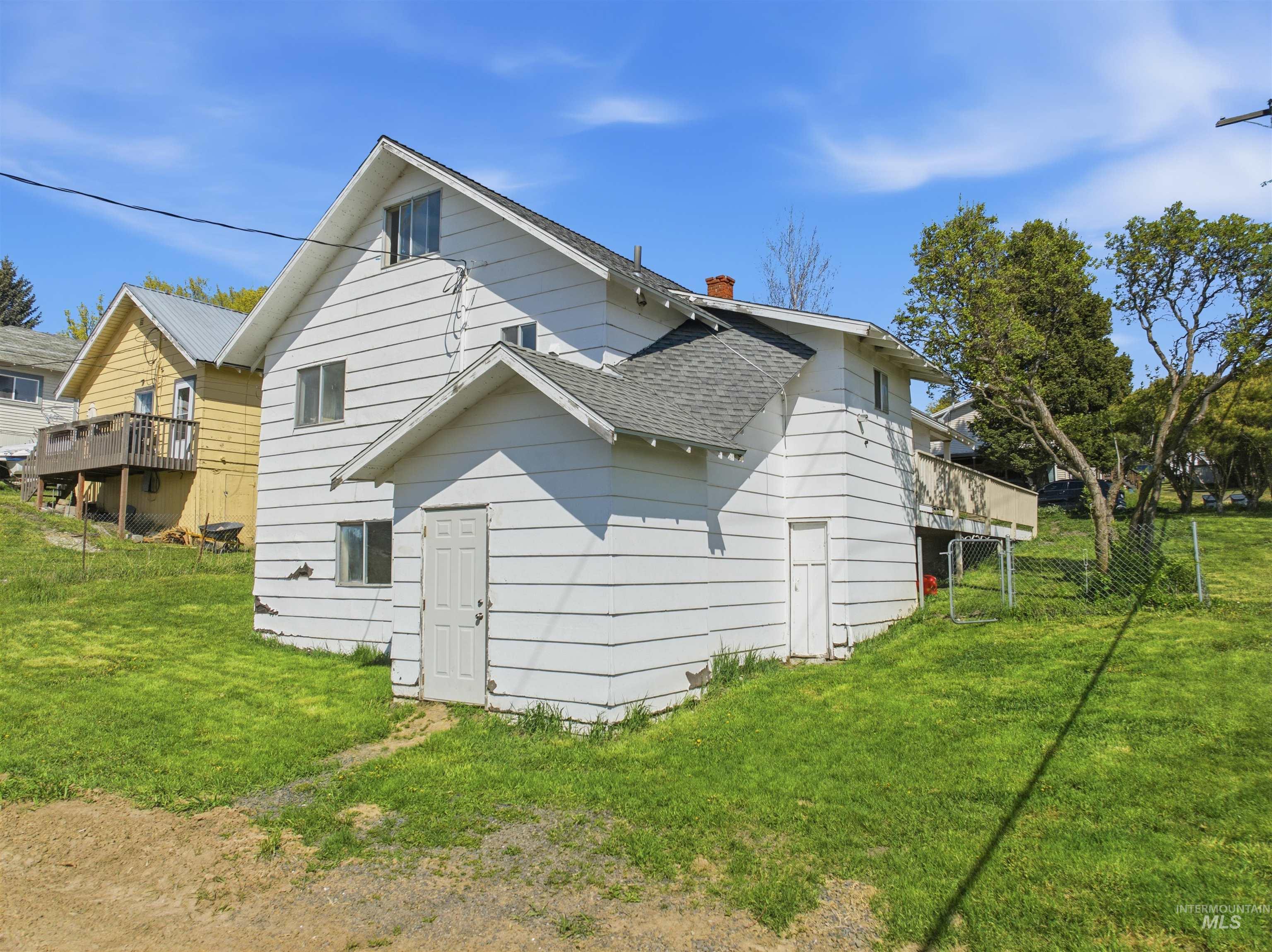 810 Pine St, Potlatch, Idaho 83855, 3 Bedrooms, 1.5 Bathrooms, Residential For Sale, Price $300,000, 98983956