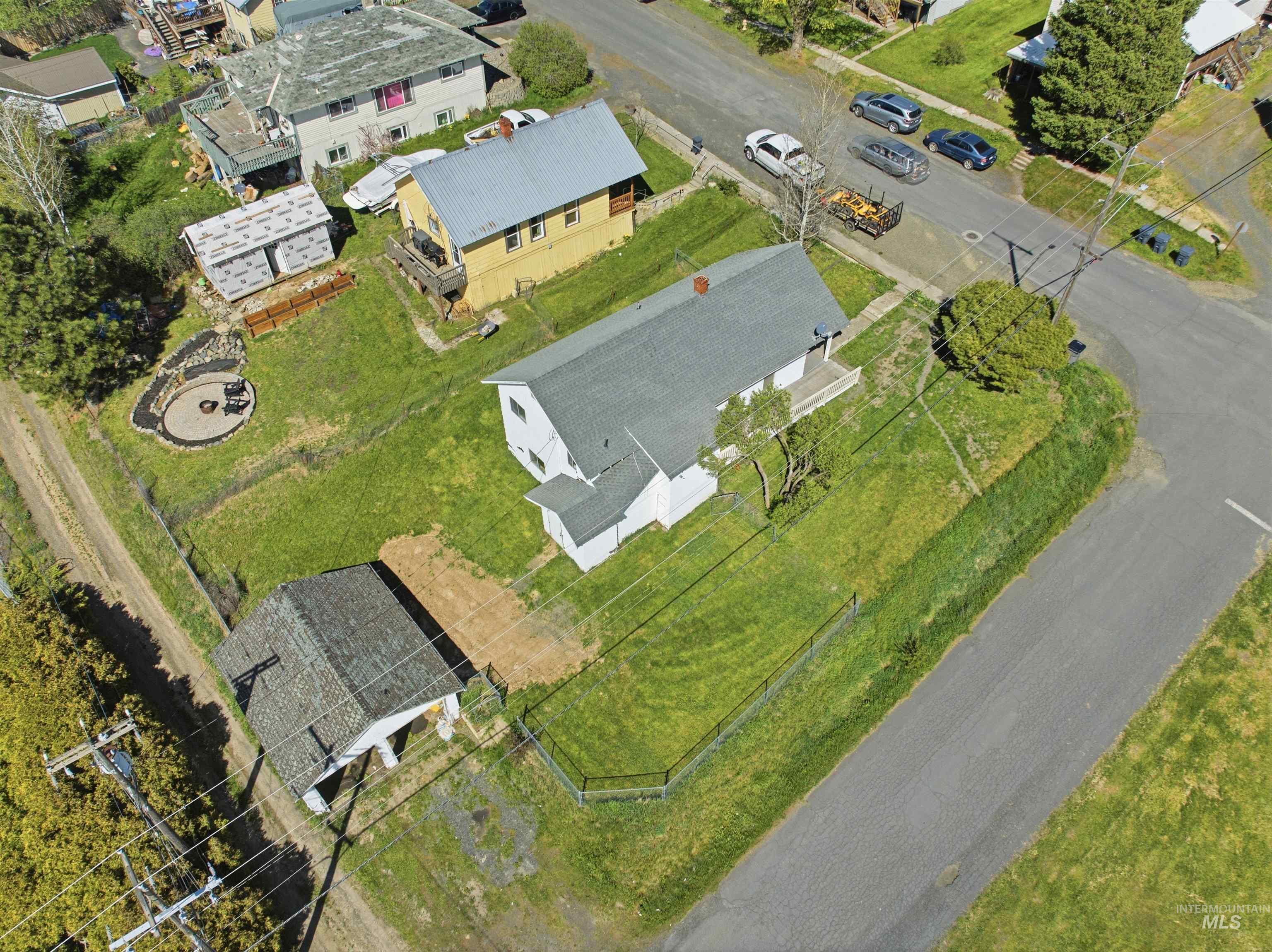 810 Pine St, Potlatch, Idaho 83855, 3 Bedrooms, 1.5 Bathrooms, Residential For Sale, Price $300,000, 98983956