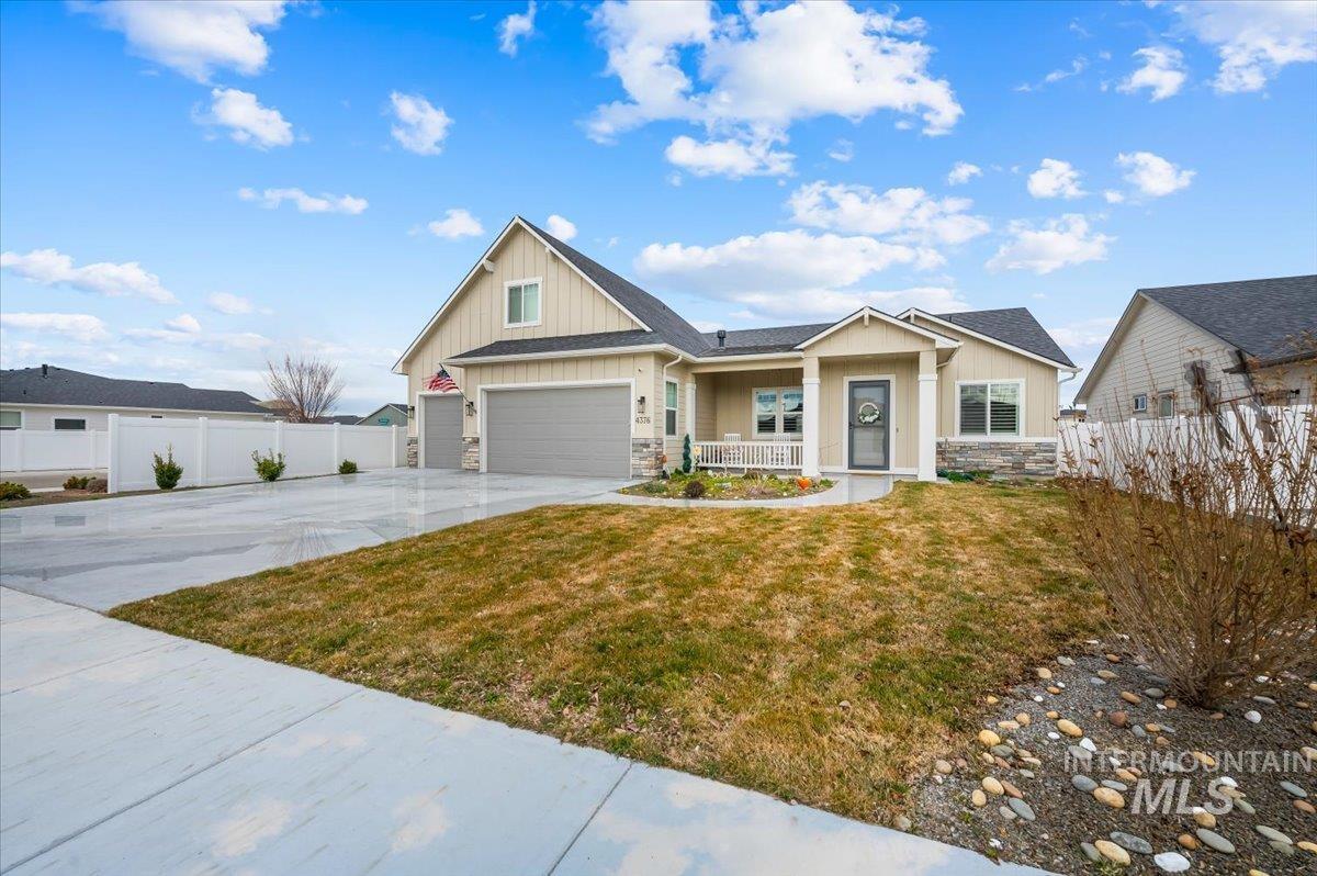 4376 Wagon, Nampa, Idaho 83687, 4 Bedrooms, 3 Bathrooms, Residential For Sale, Price $580,000,MLS 98983958