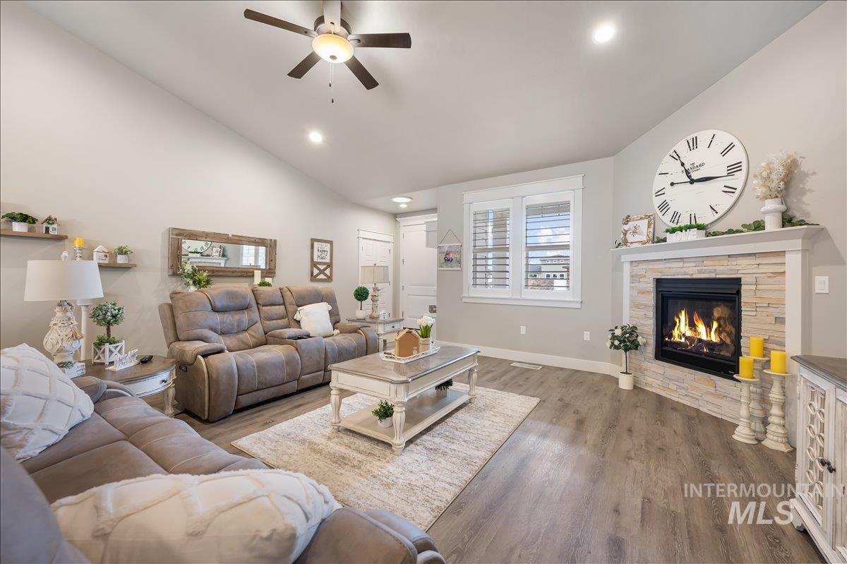 4376 Wagon, Nampa, Idaho 83687, 4 Bedrooms, 3 Bathrooms, Residential For Sale, Price $580,000,MLS 98983958