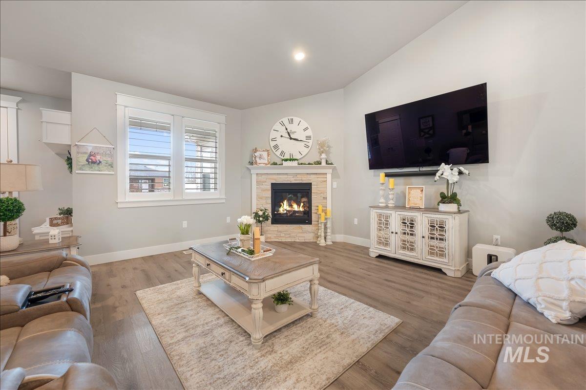 4376 Wagon, Nampa, Idaho 83687, 4 Bedrooms, 3 Bathrooms, Residential For Sale, Price $580,000,MLS 98983958