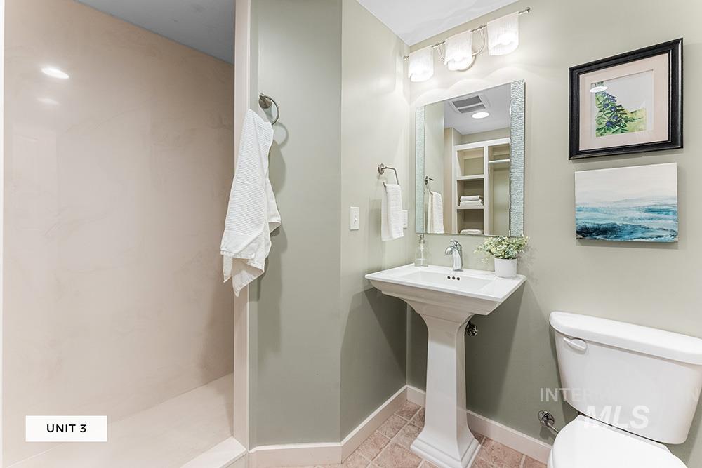 4480 N Kitsap Way, Boise, Idaho 83703, 2 Bedrooms, 1 Bathroom, Residential Income For Sale, Price $899,900,MLS 98983960