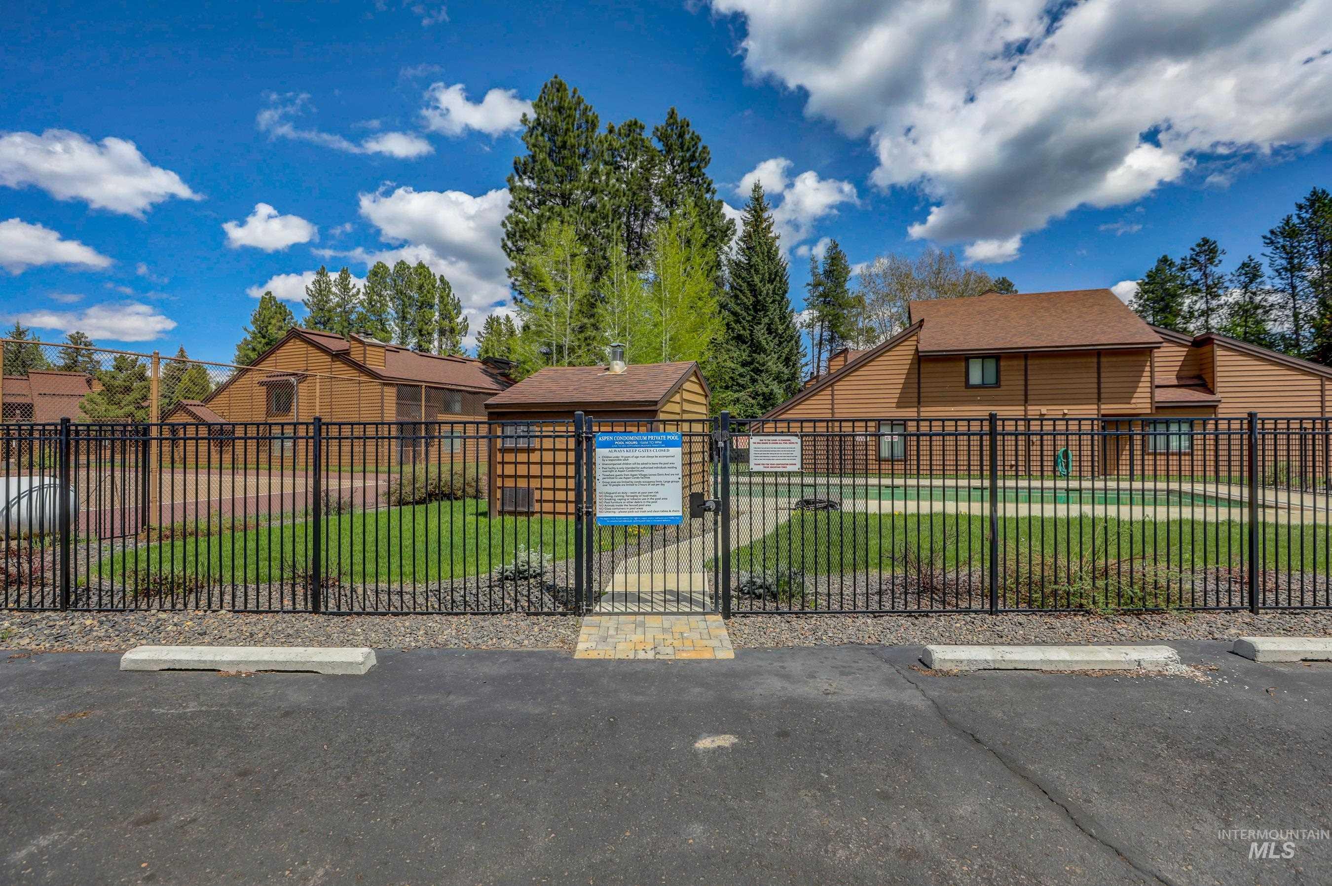 1630 Davis Ave, McCall, Idaho 83638-2973, 2 Bedrooms, 2 Bathrooms, Residential For Sale, Price $485,000, 98983961