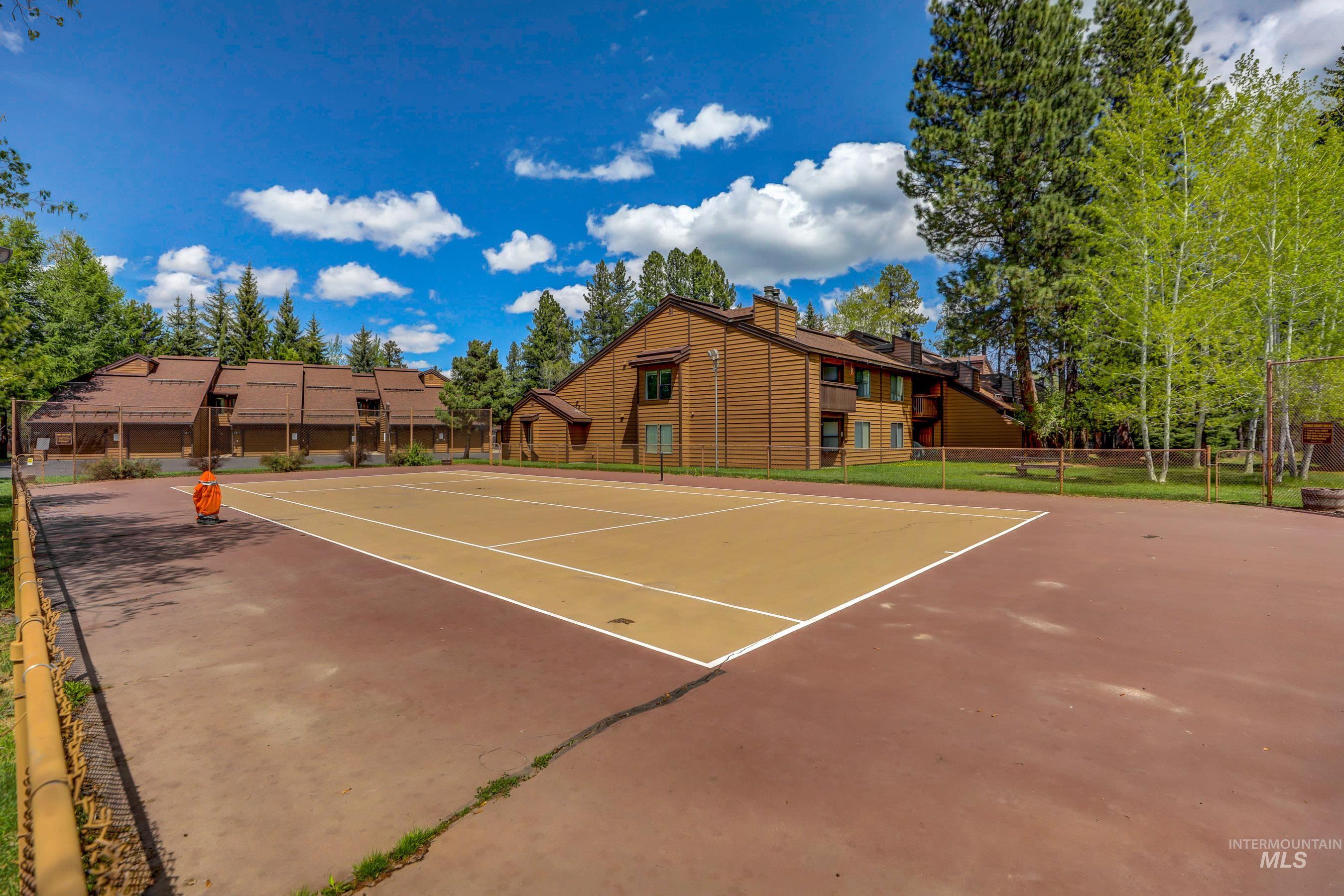 1630 Davis Ave, McCall, Idaho 83638-2973, 2 Bedrooms, 2 Bathrooms, Residential For Sale, Price $485,000, 98983961