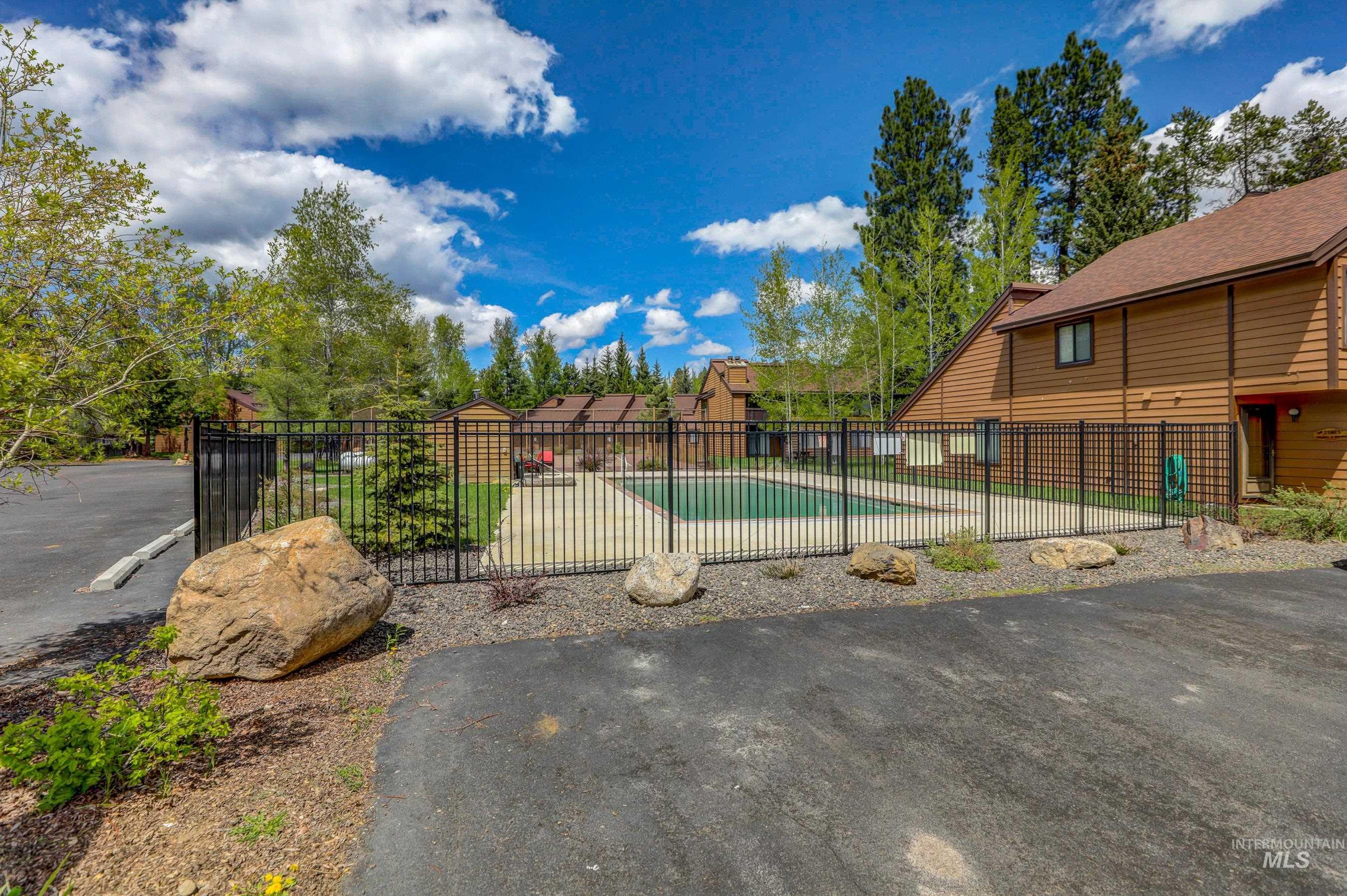 1630 Davis Ave, McCall, Idaho 83638-2973, 2 Bedrooms, 2 Bathrooms, Residential For Sale, Price $485,000, 98983961