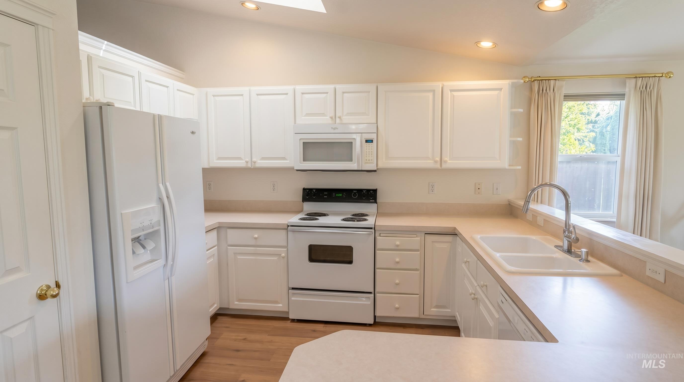 4191 N Waterford Pl, Boise, Idaho 83703, 3 Bedrooms, 2 Bathrooms, Residential For Sale, Price $495,000,MLS 98983962