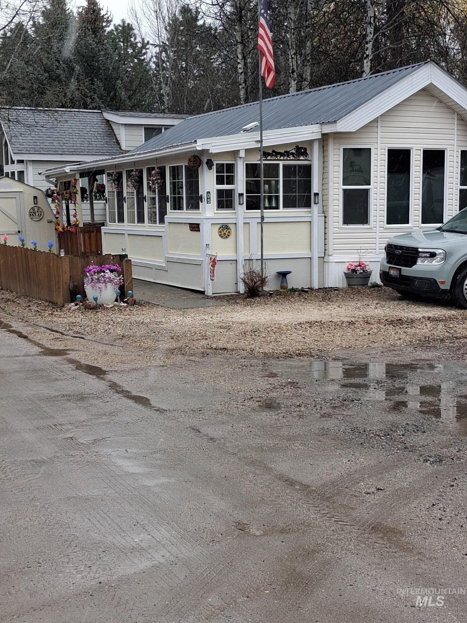 514 Sawyer St, Cascade, Idaho 83611, 1 Bedroom, 1 Bathroom, Residential For Sale, Price $185,000,MLS 98983963