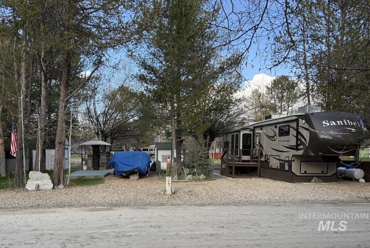 5 & 7 H Street, Cascade, Idaho 83611, 1 Bedroom, 1 Bathroom, Residential For Sale, Price $279,900, 98983964