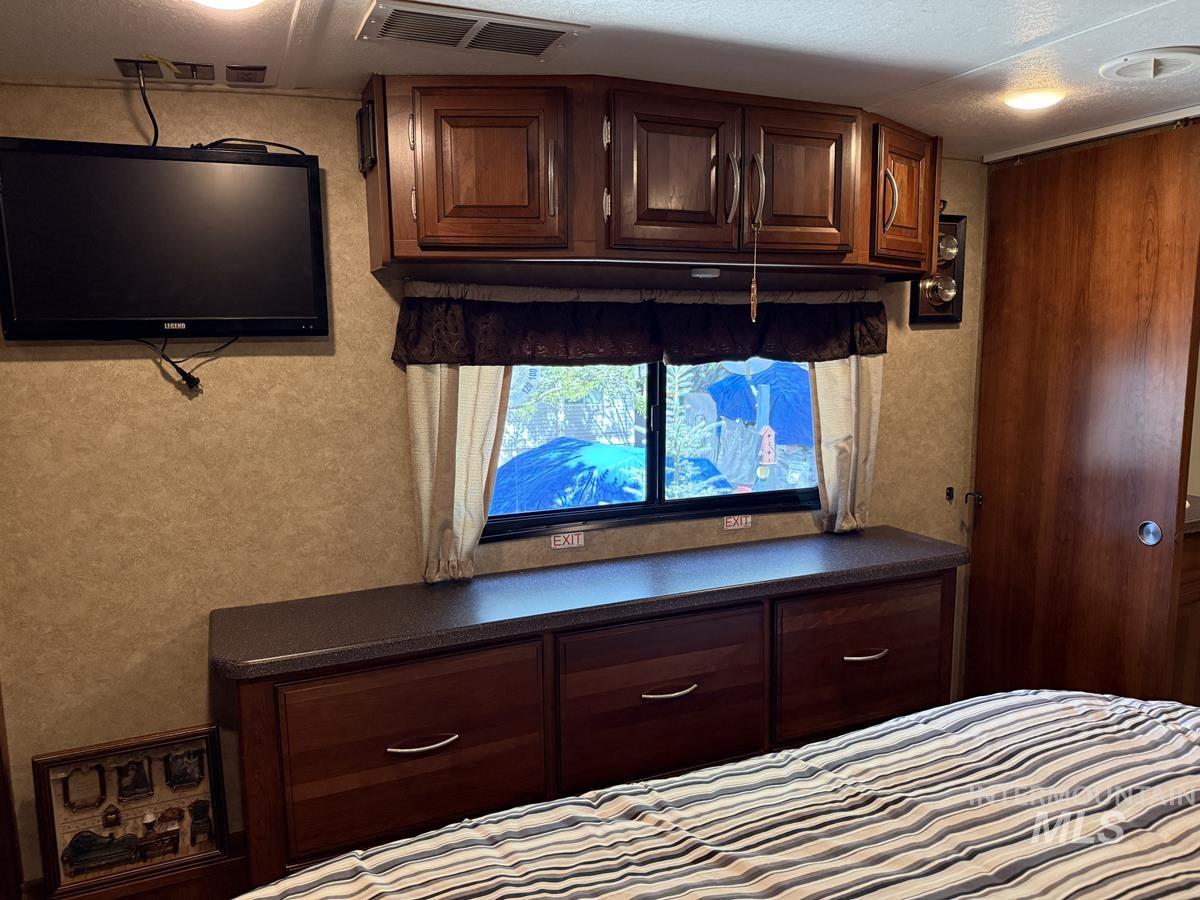 5 & 7 H Street, Cascade, Idaho 83611, 1 Bedroom, 1 Bathroom, Residential For Sale, Price $279,900, 98983964