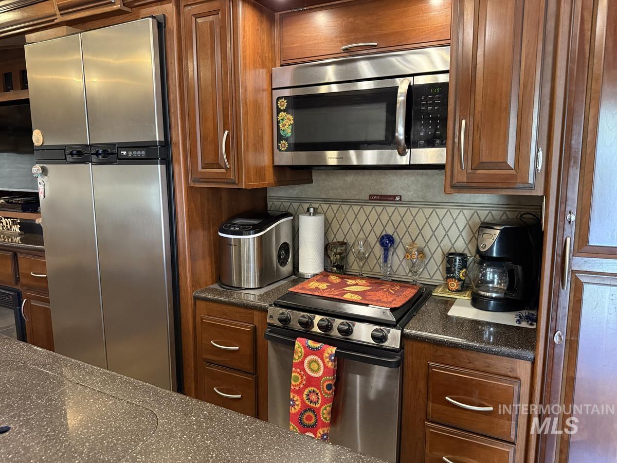 5 & 7 H Street, Cascade, Idaho 83611, 1 Bedroom, 1 Bathroom, Residential For Sale, Price $279,900, 98983964